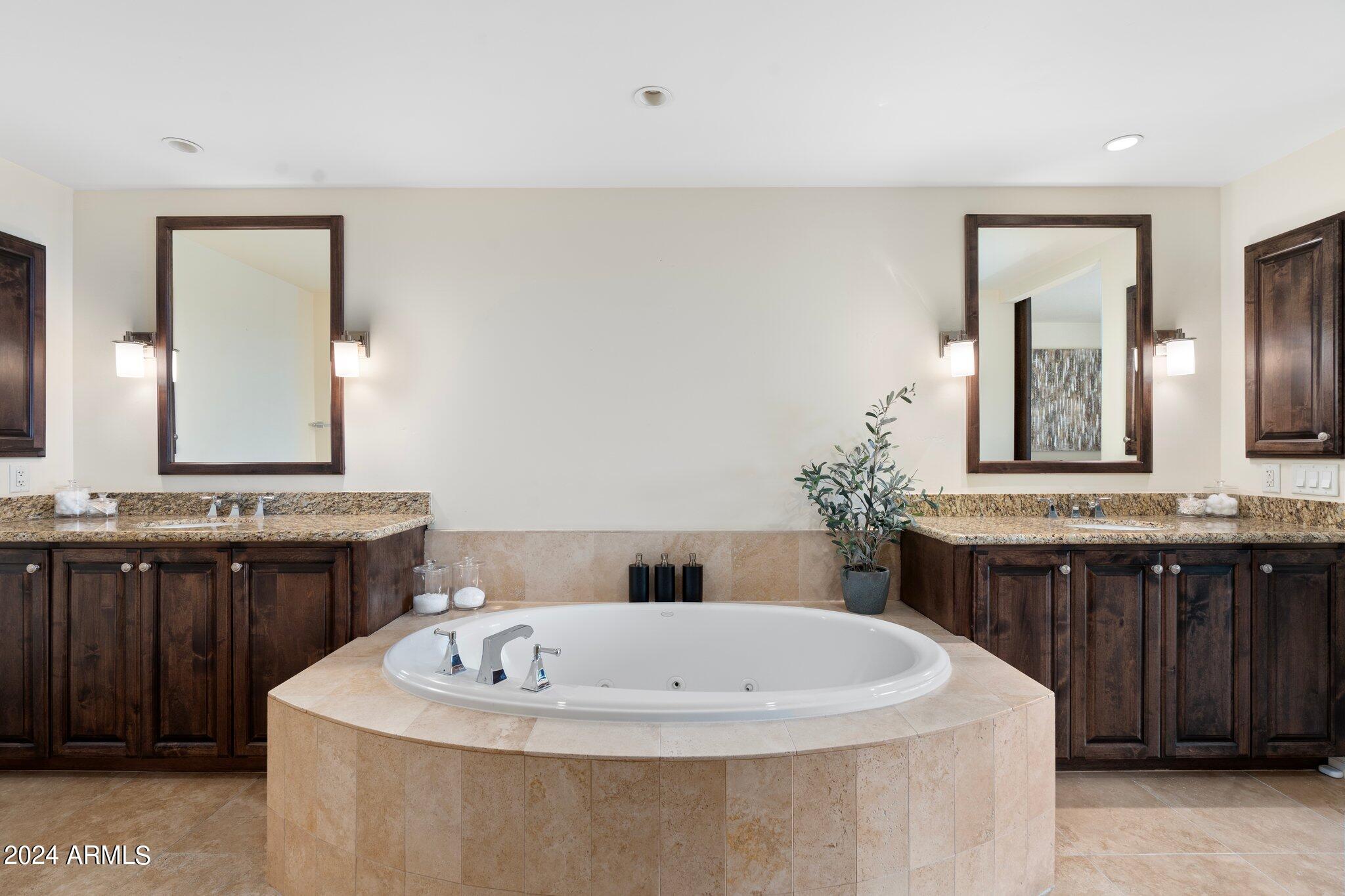 7175 E CAMELBACK Road, 907