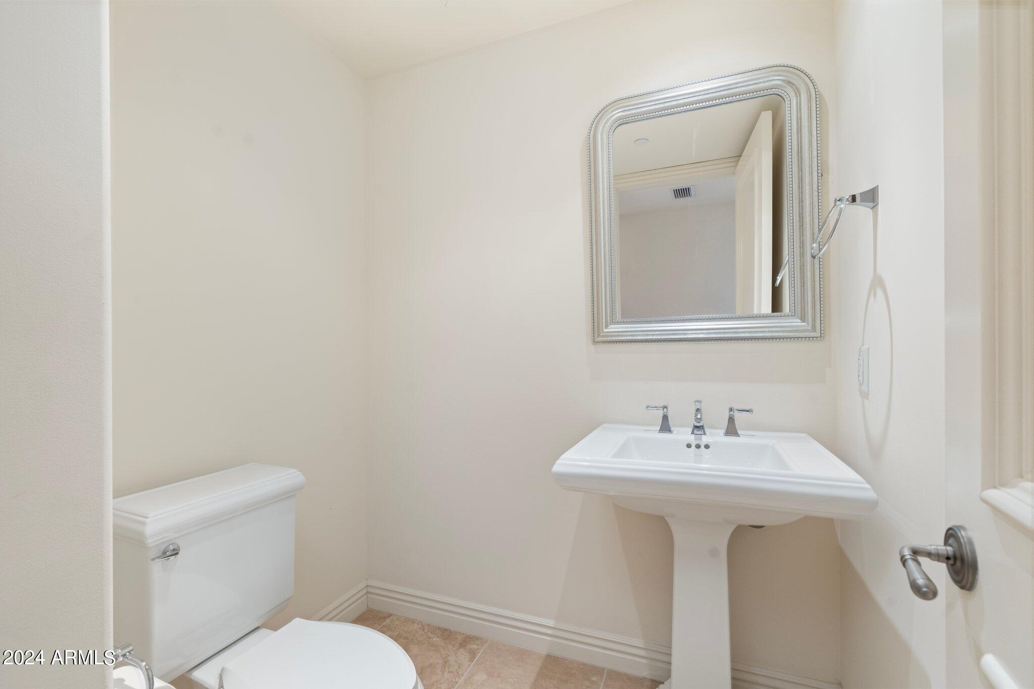 7175 E CAMELBACK Road, 907