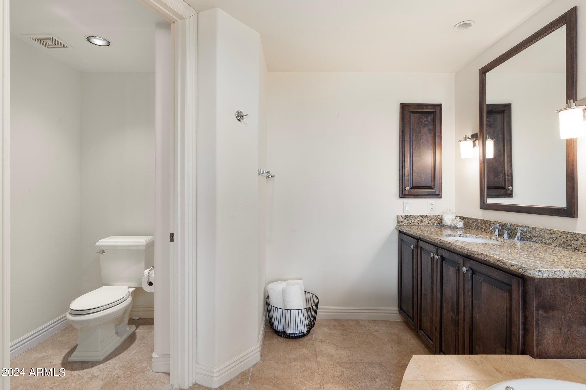 7175 E CAMELBACK Road, 907