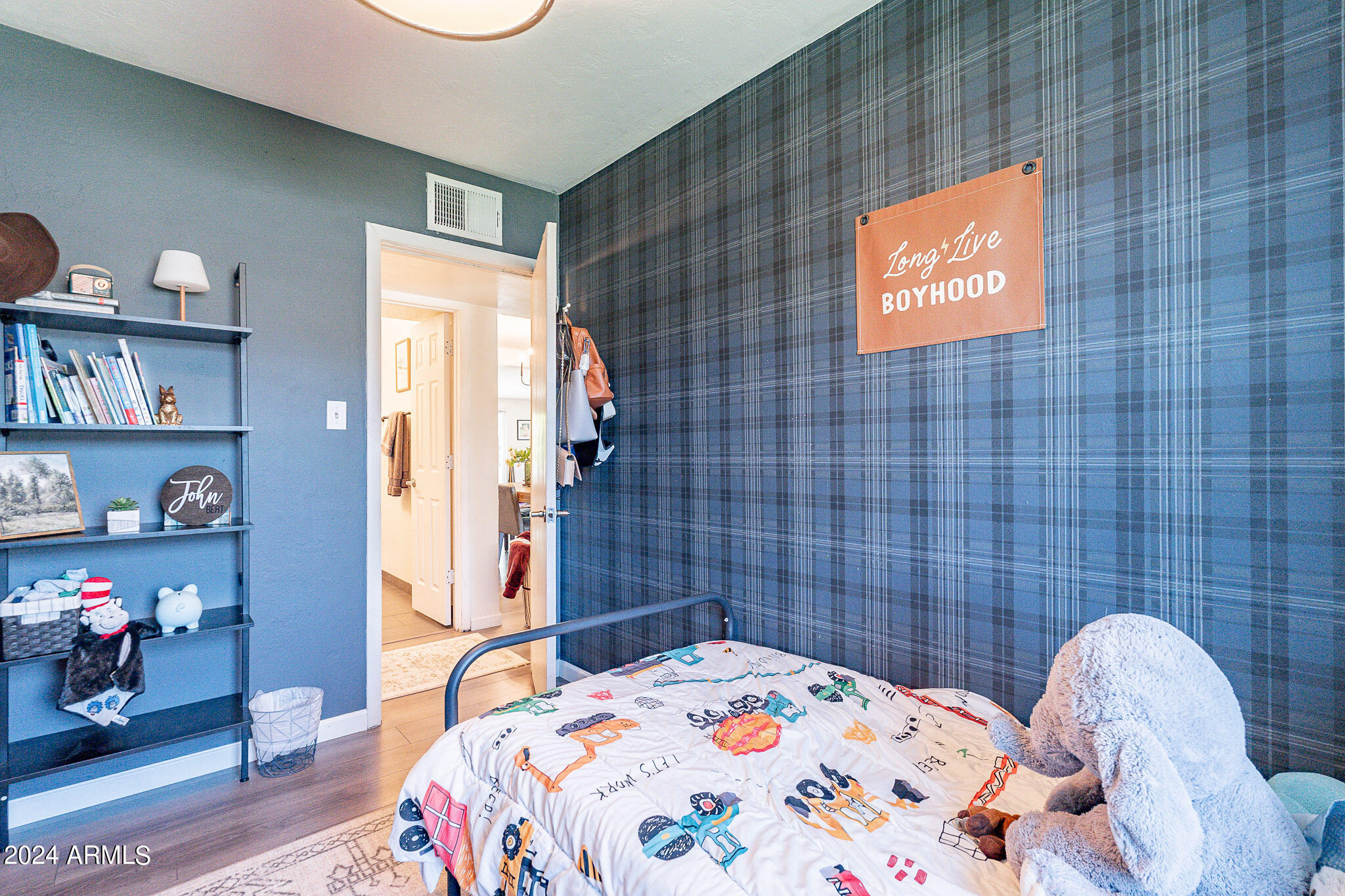 5435 E VIRGINIA Avenue