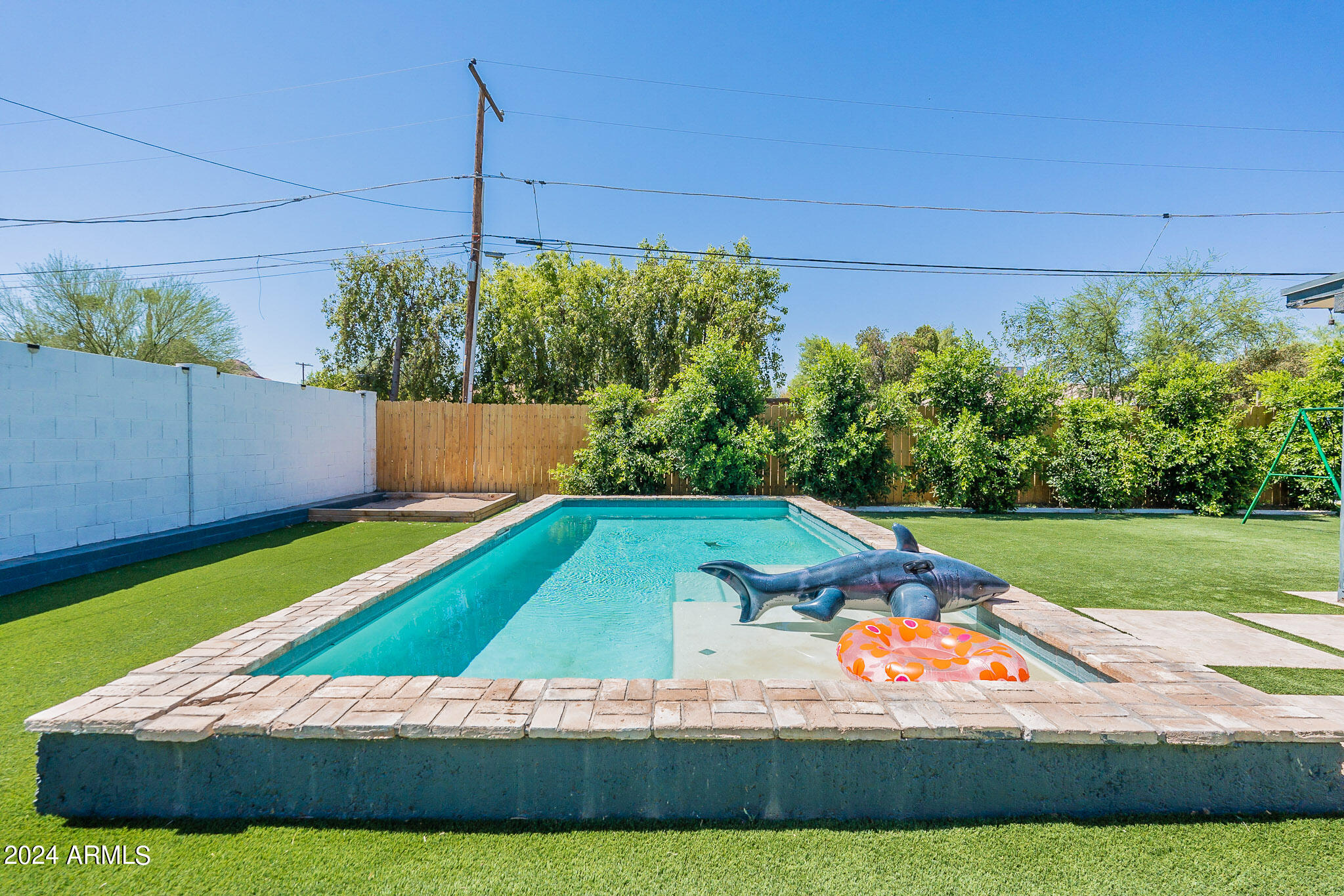 5435 E VIRGINIA Avenue