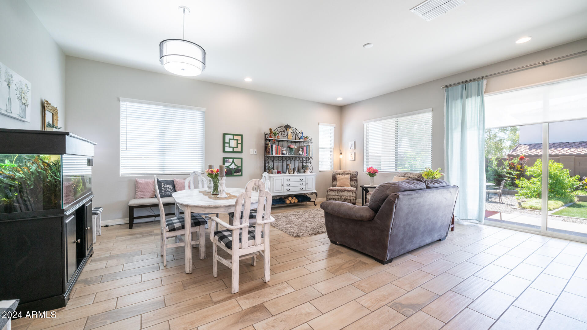 20907 W BERKELEY Road