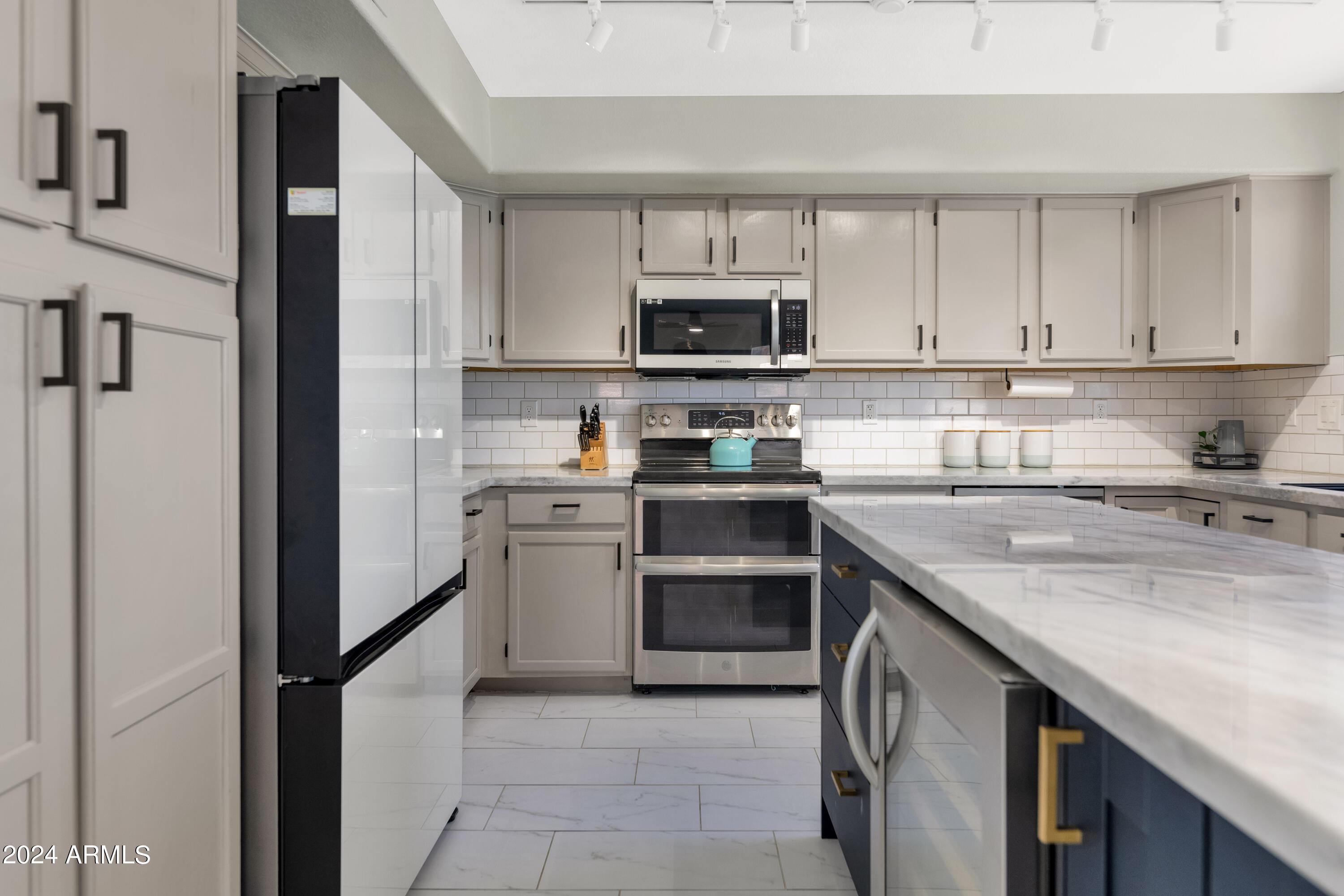 1731 E WINDSONG Drive