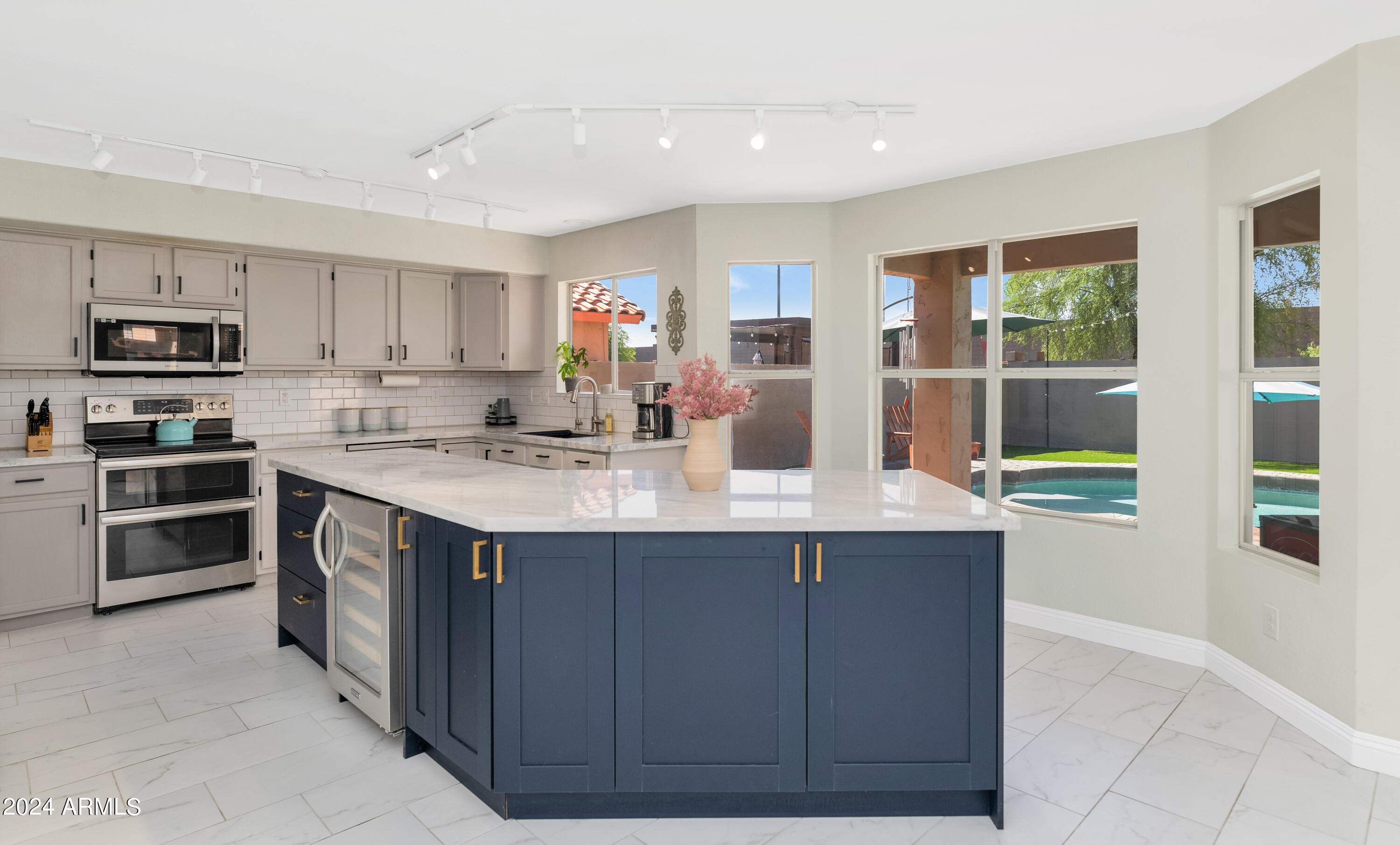 1731 E WINDSONG Drive