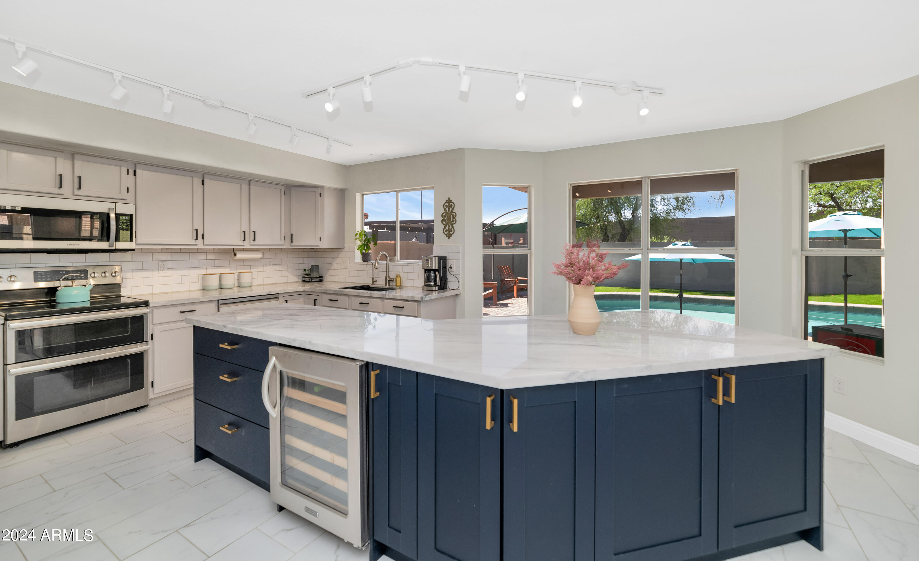 1731 E WINDSONG Drive