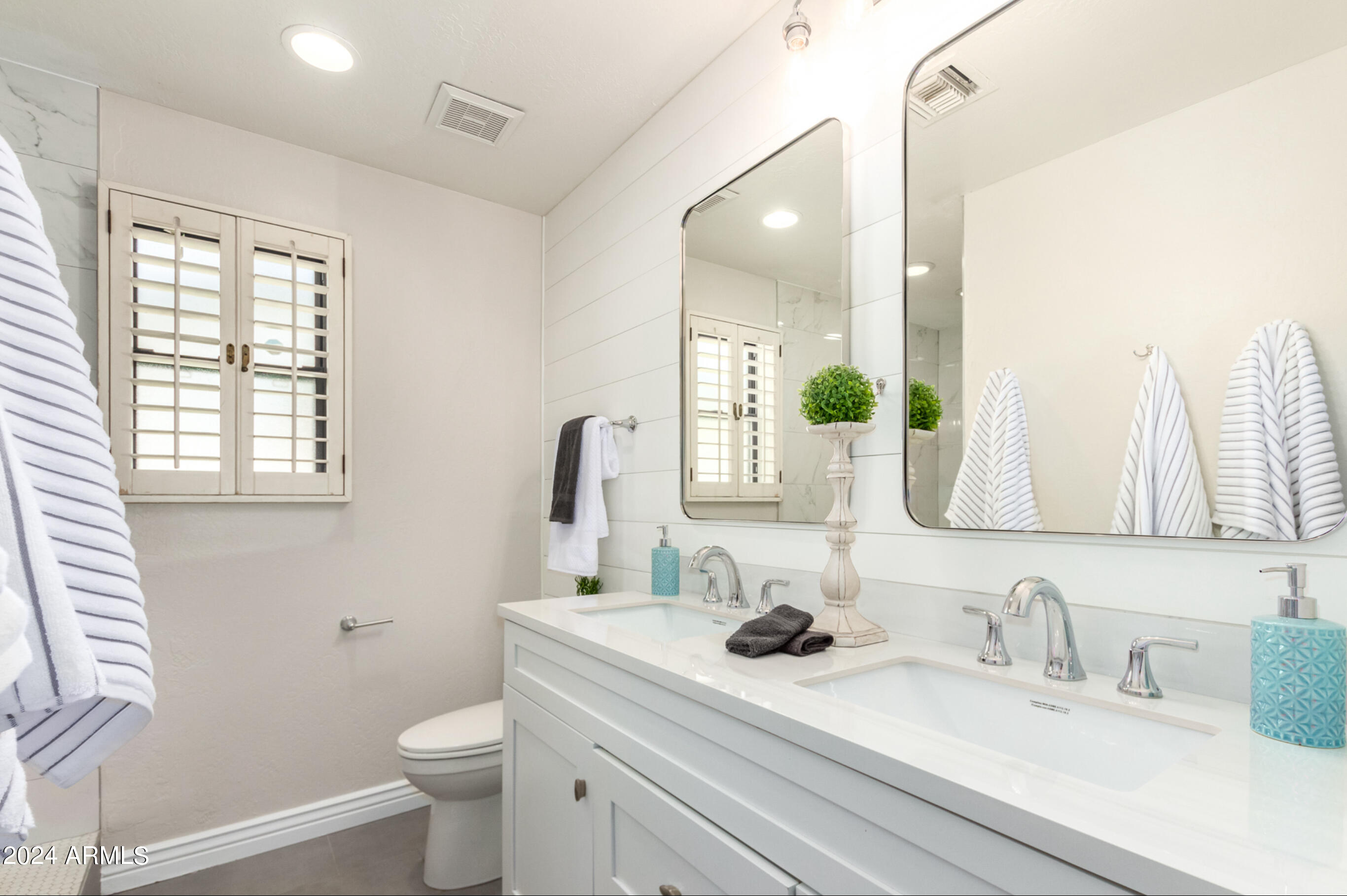 5150 E POINSETTIA Drive