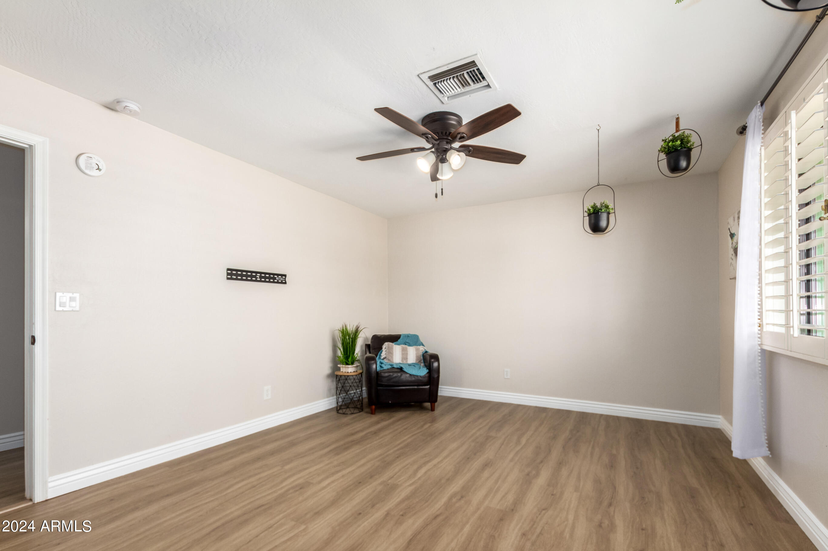 5150 E POINSETTIA Drive