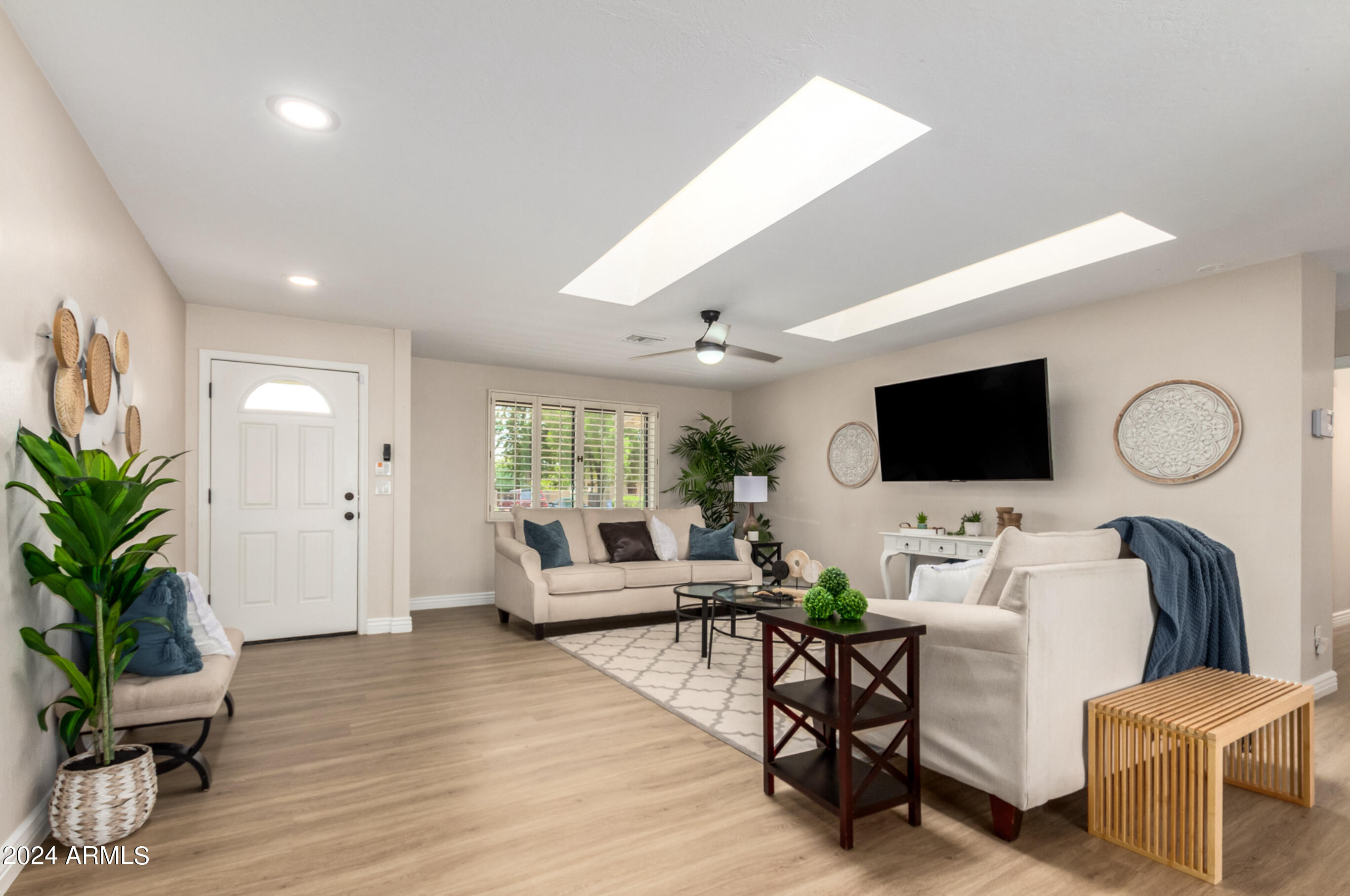 5150 E POINSETTIA Drive