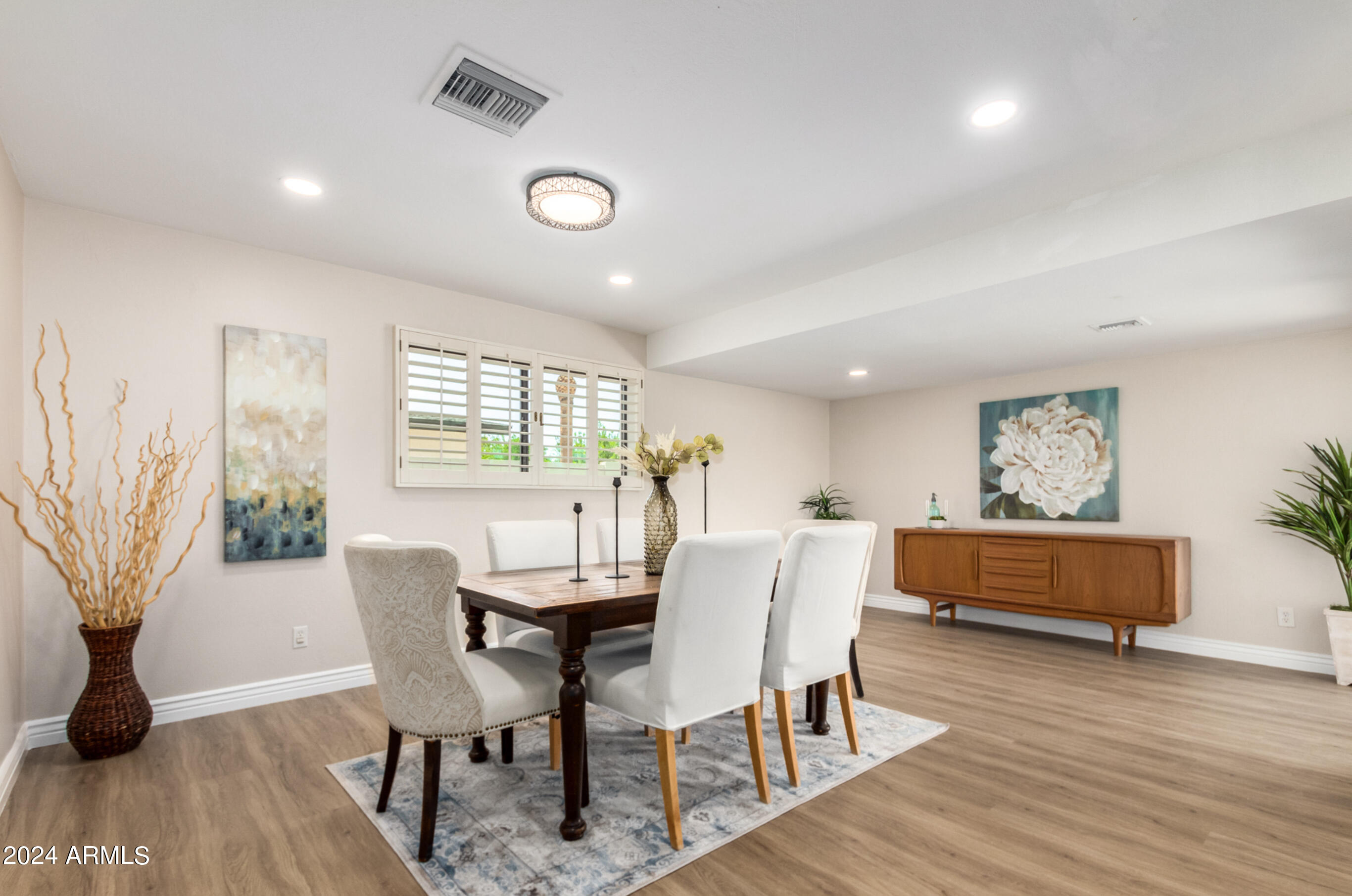 5150 E POINSETTIA Drive