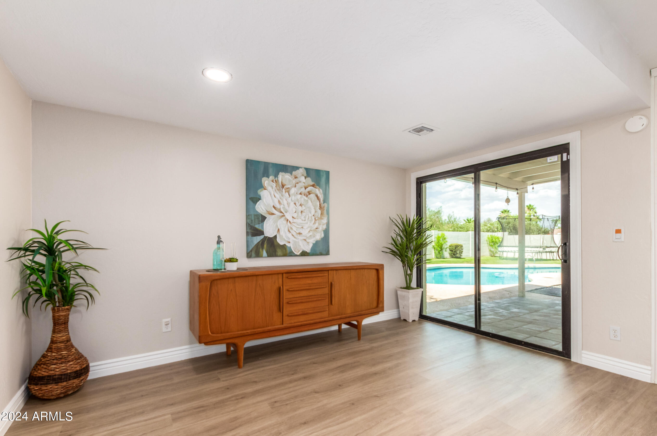 5150 E POINSETTIA Drive