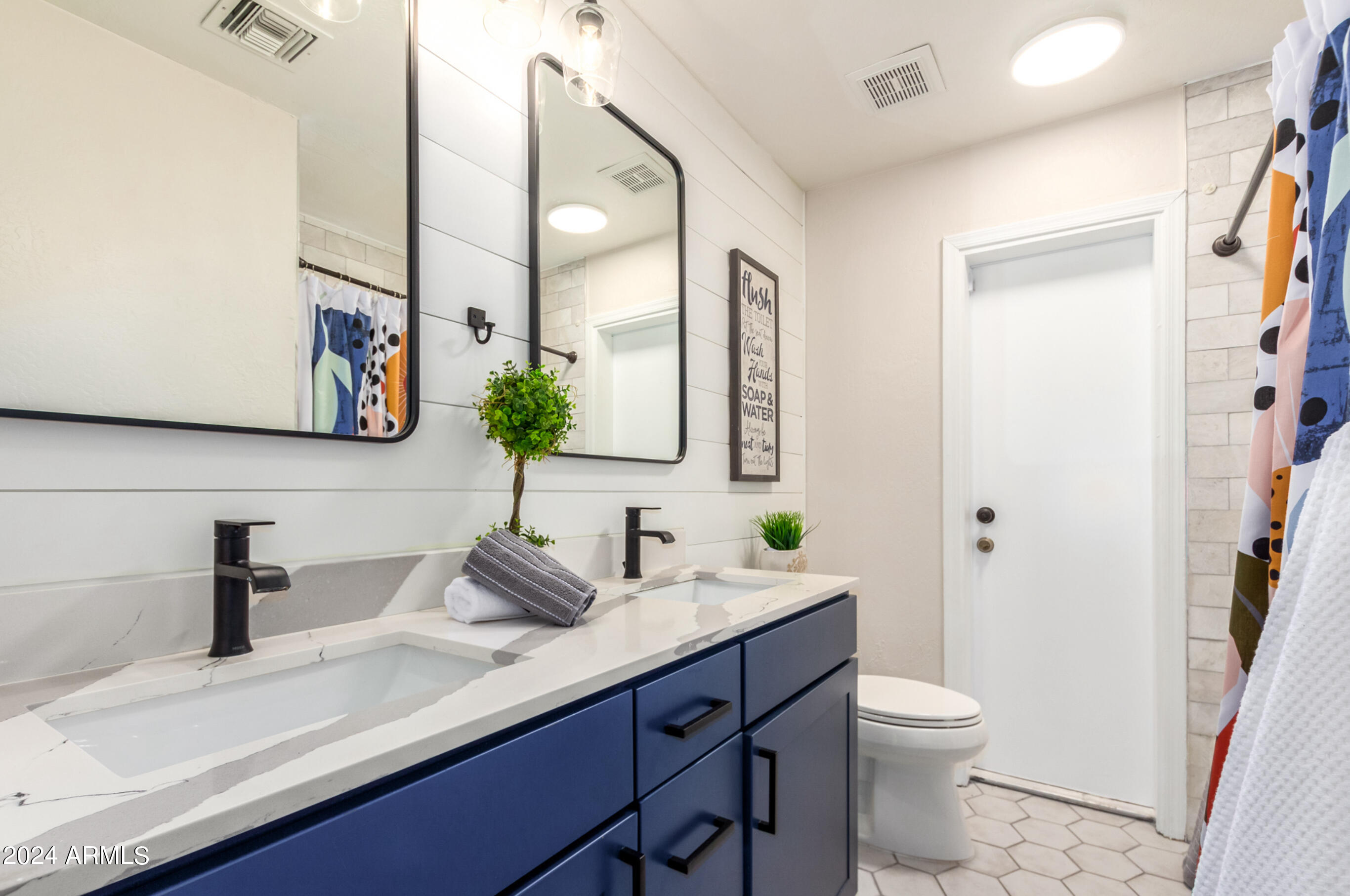 5150 E POINSETTIA Drive