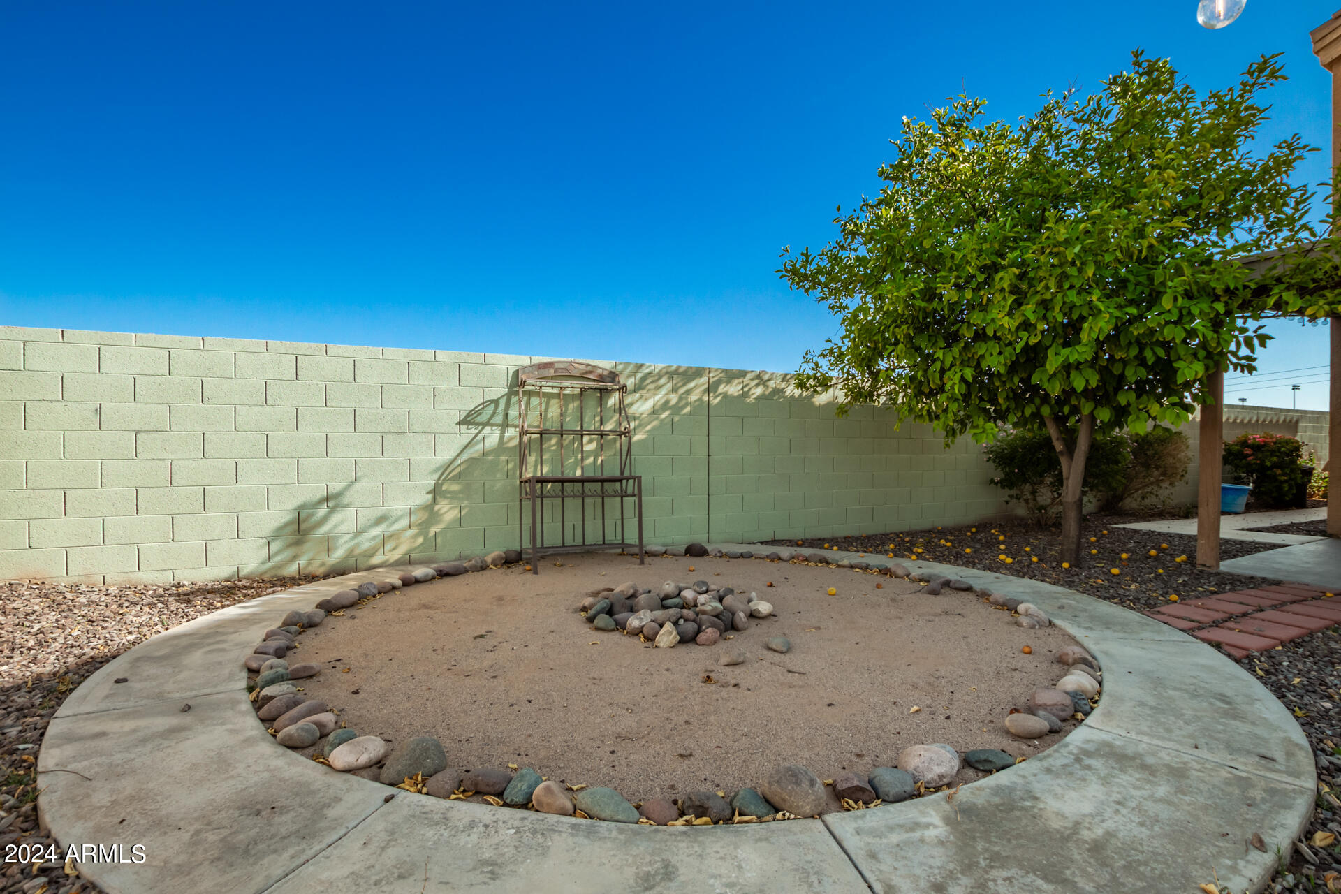 865 S CHATSWORTH Circle