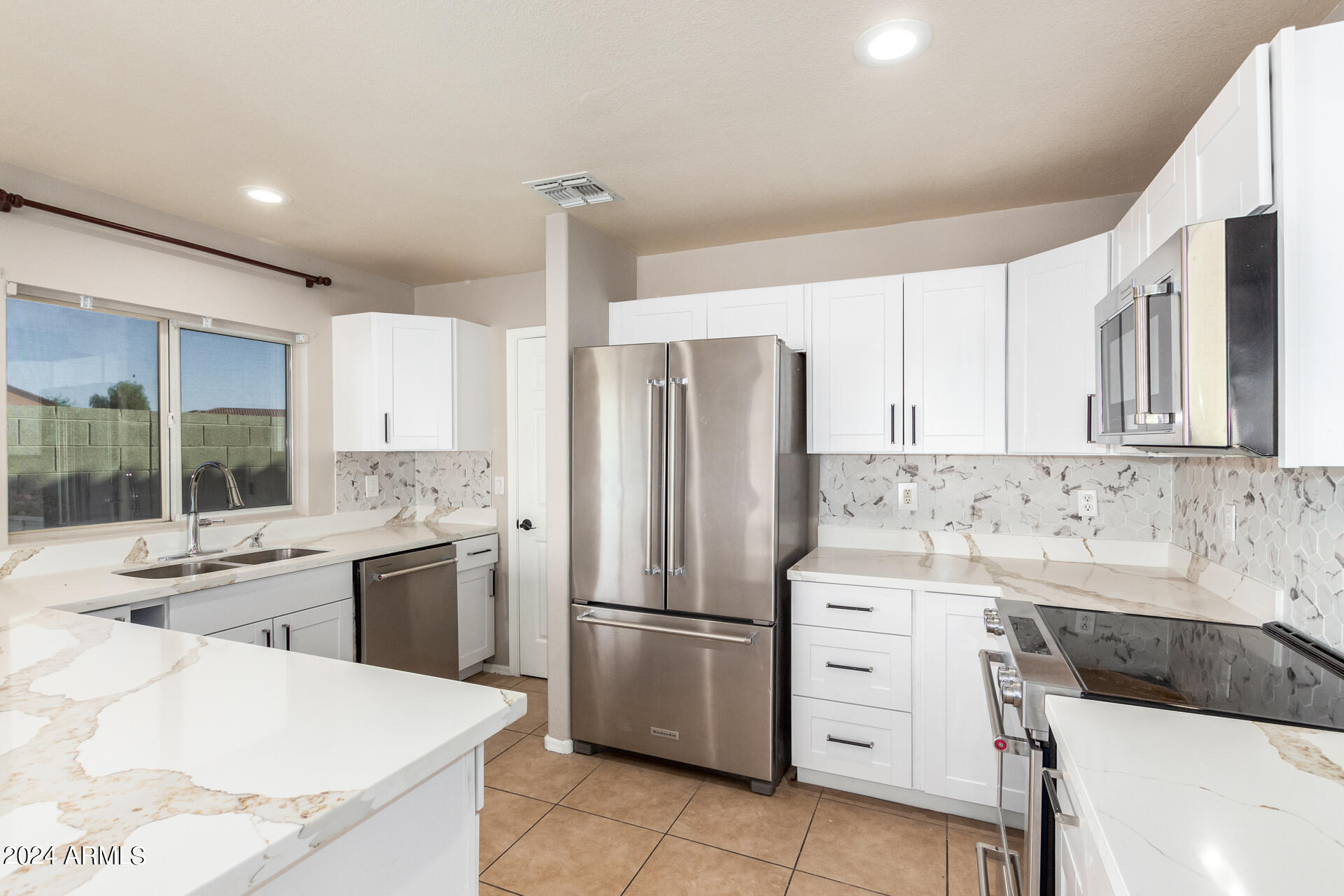 865 S CHATSWORTH Circle