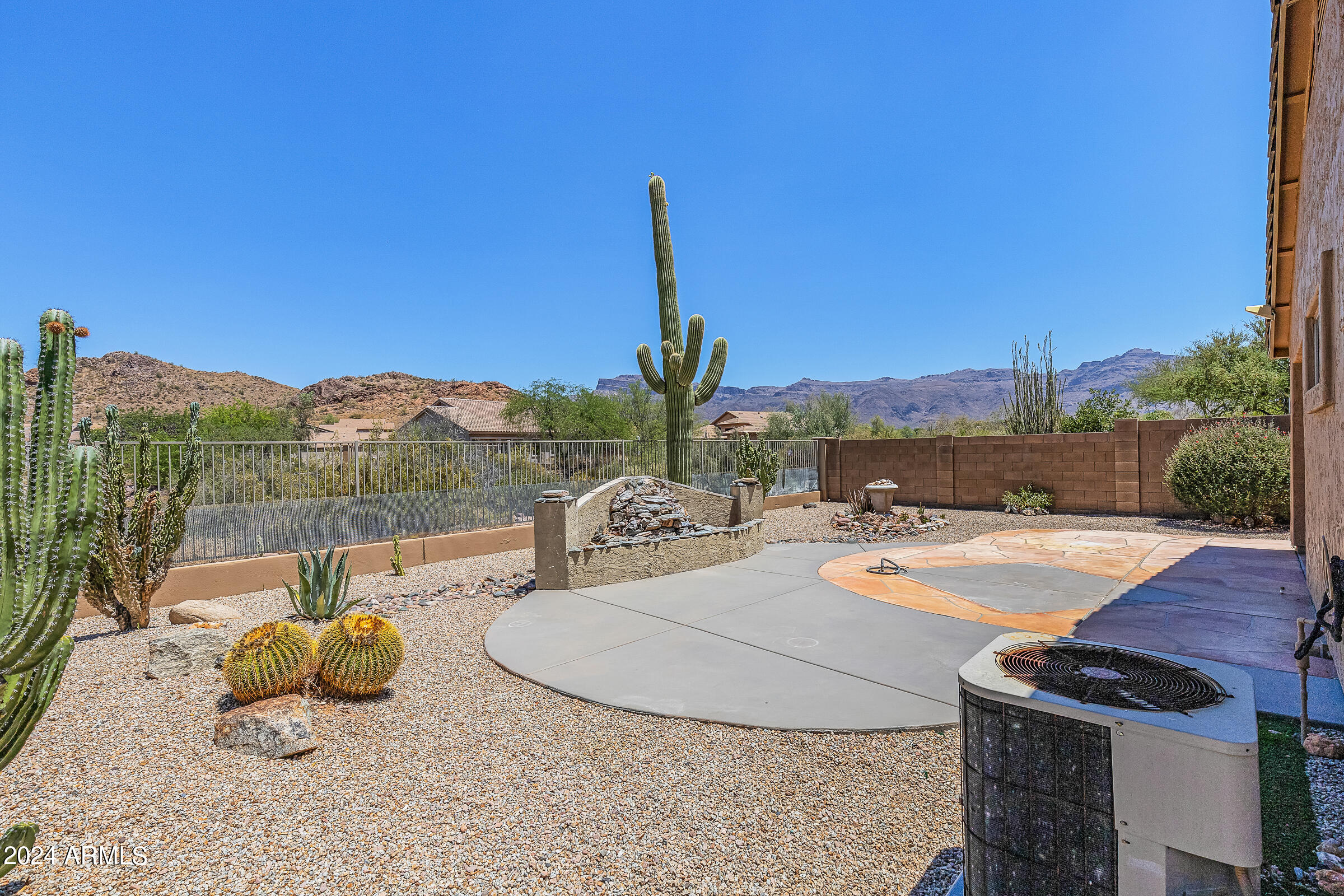 6590 E HACIENDA LA NORIA Lane