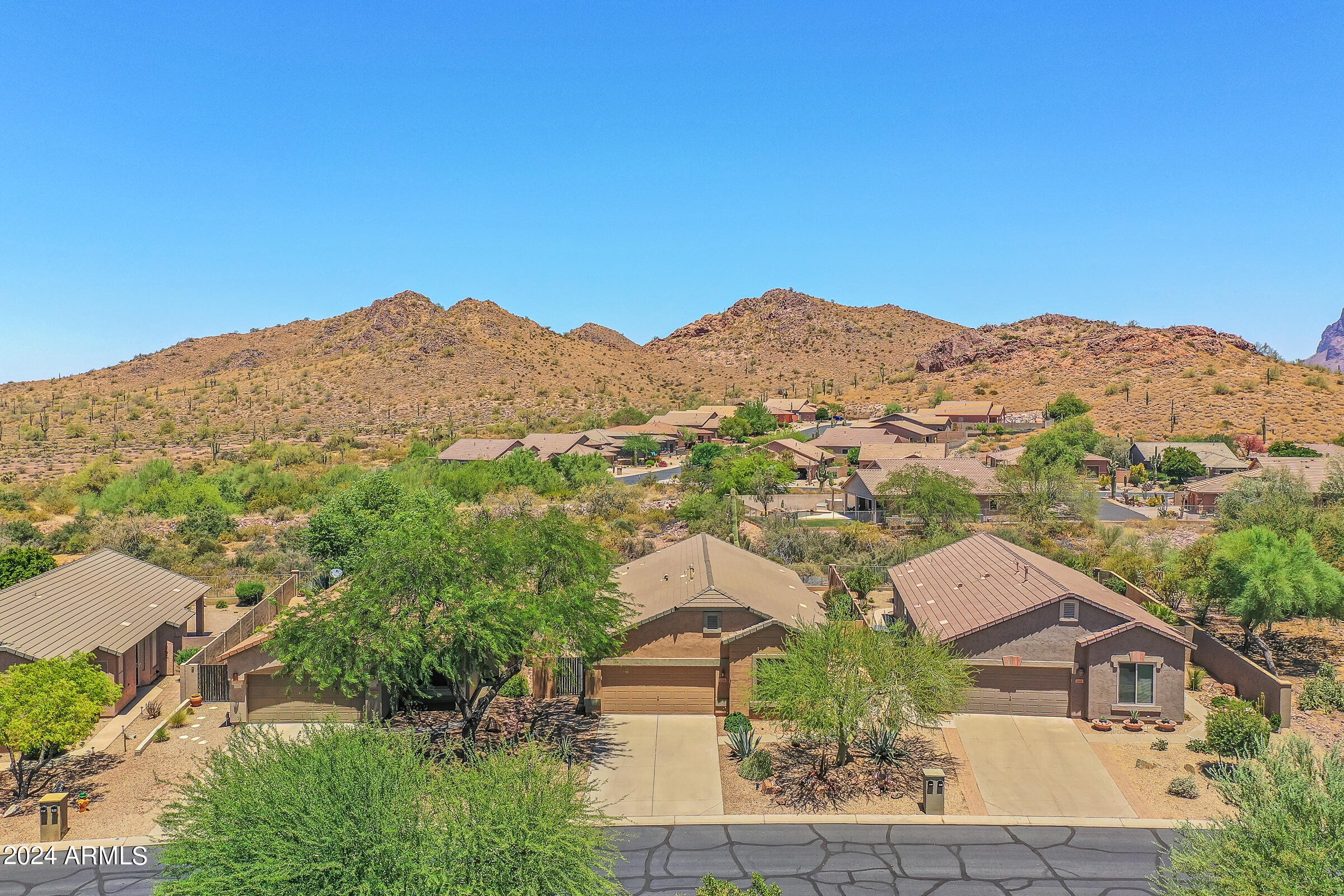 6590 E HACIENDA LA NORIA Lane