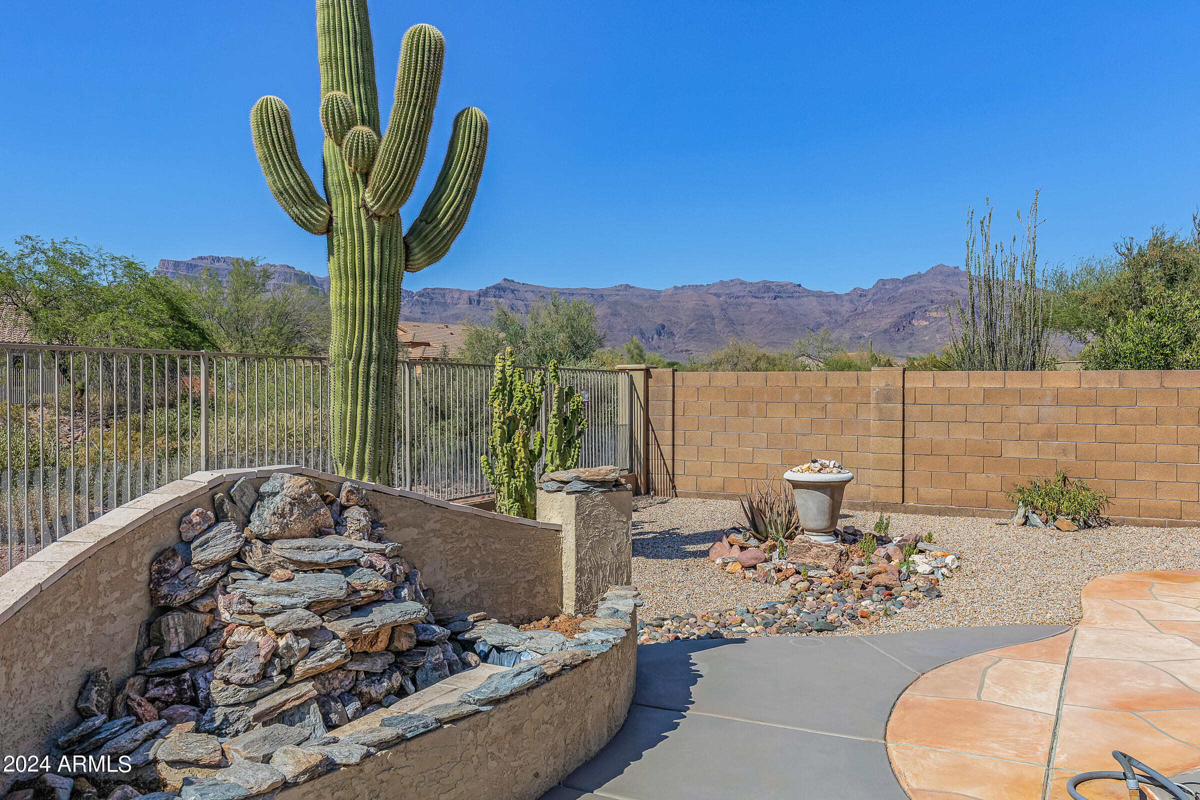 6590 E HACIENDA LA NORIA Lane