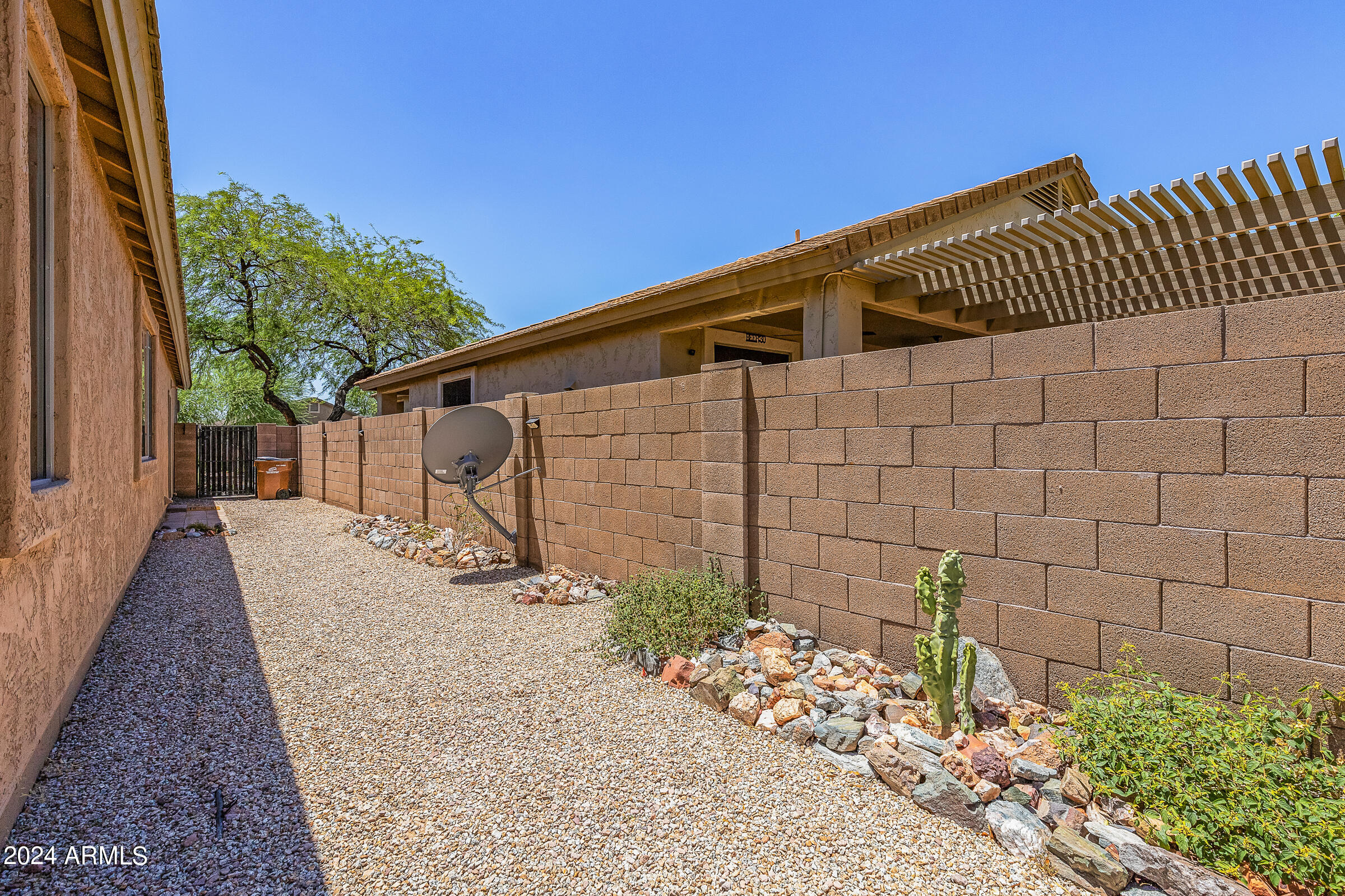 6590 E HACIENDA LA NORIA Lane