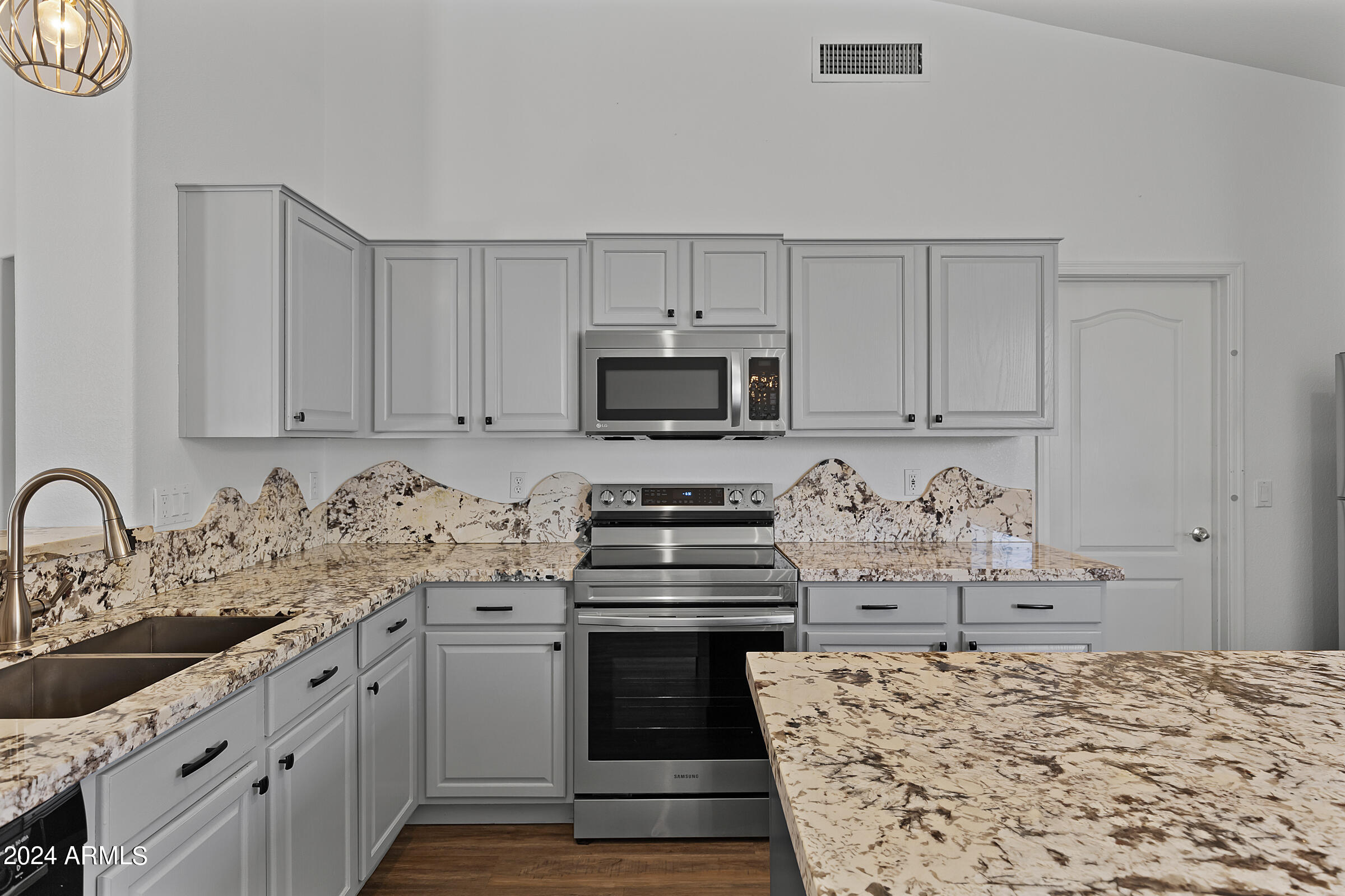 6590 E HACIENDA LA NORIA Lane