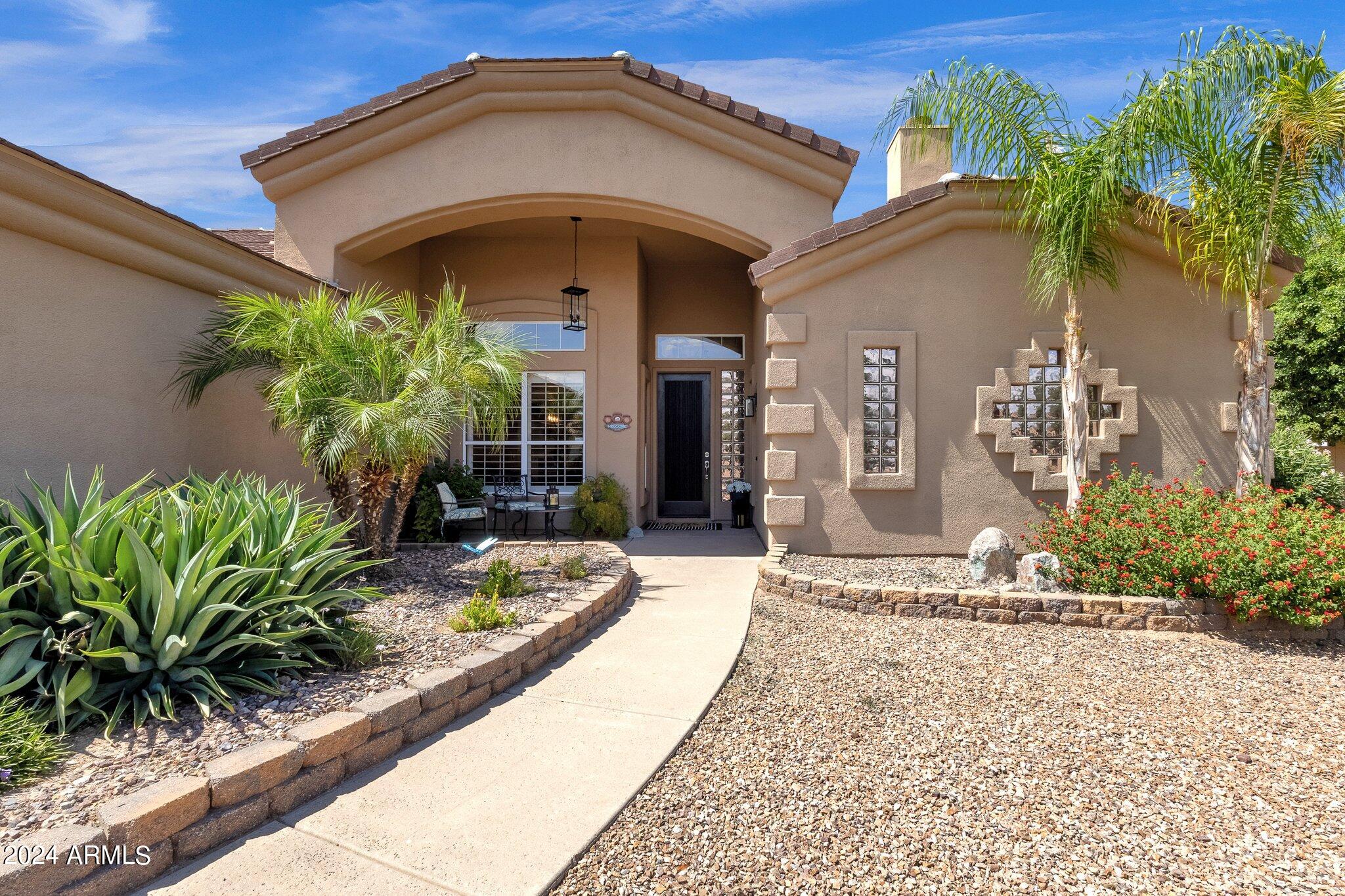 2512 E ARROWHEAD Trail