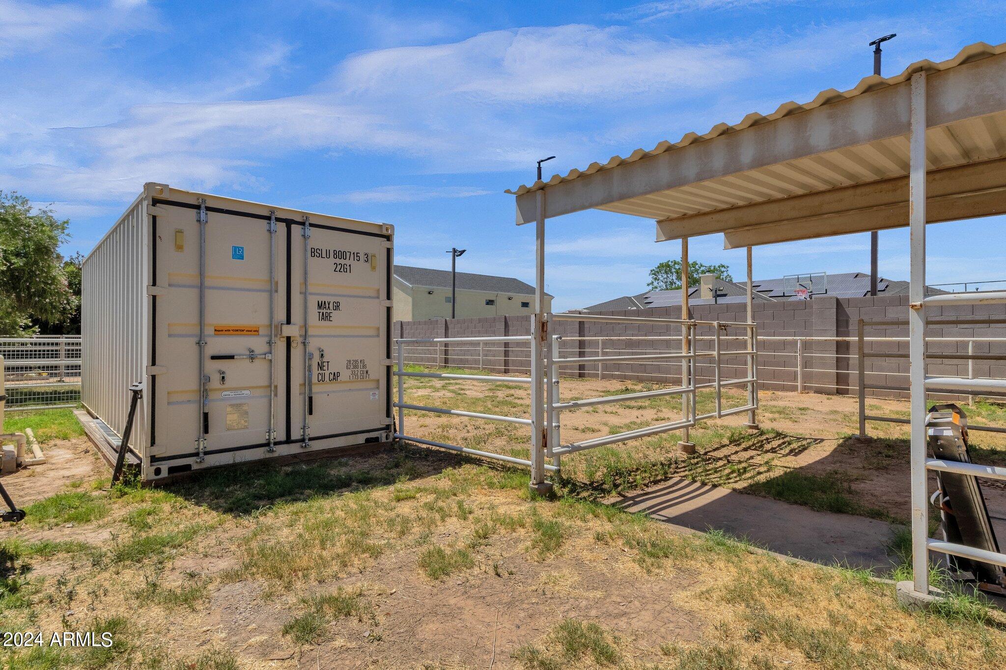 2512 E ARROWHEAD Trail