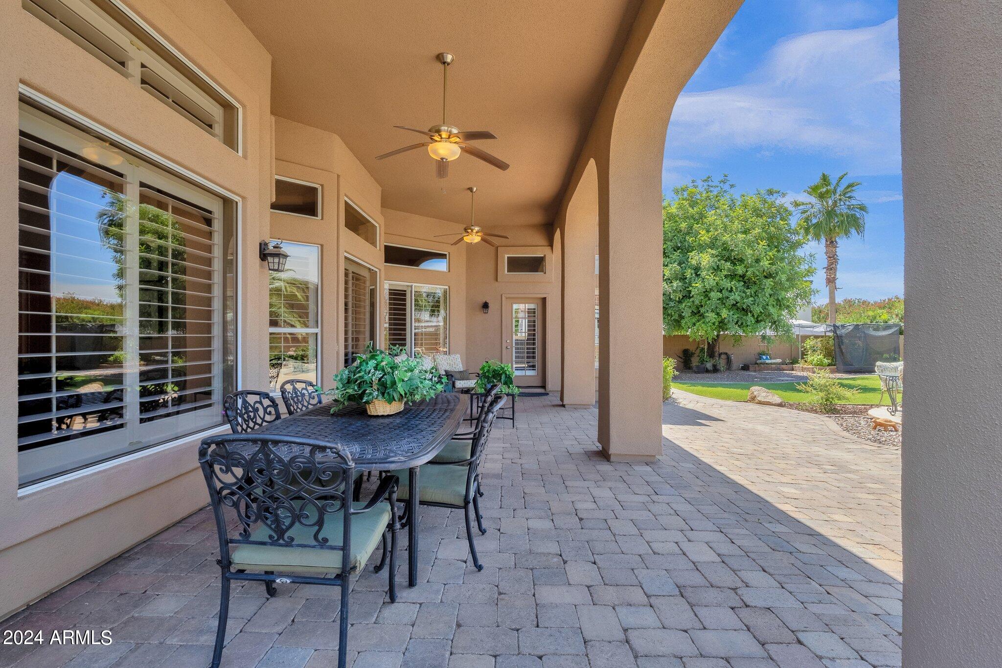 2512 E ARROWHEAD Trail