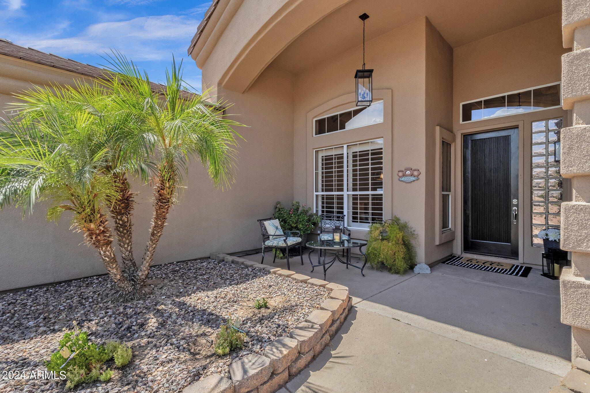 2512 E ARROWHEAD Trail