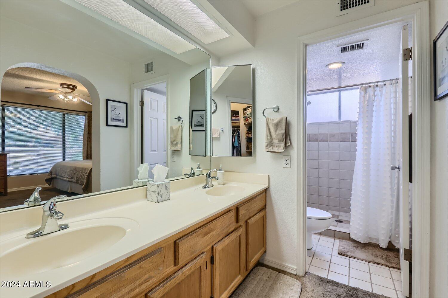 15608 N 38TH Place N