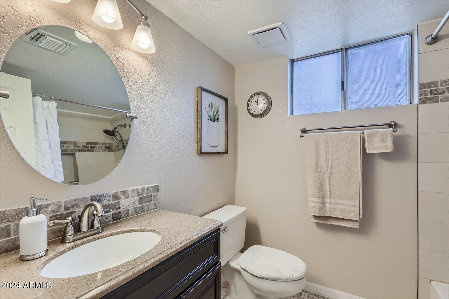 15608 N 38TH Place N