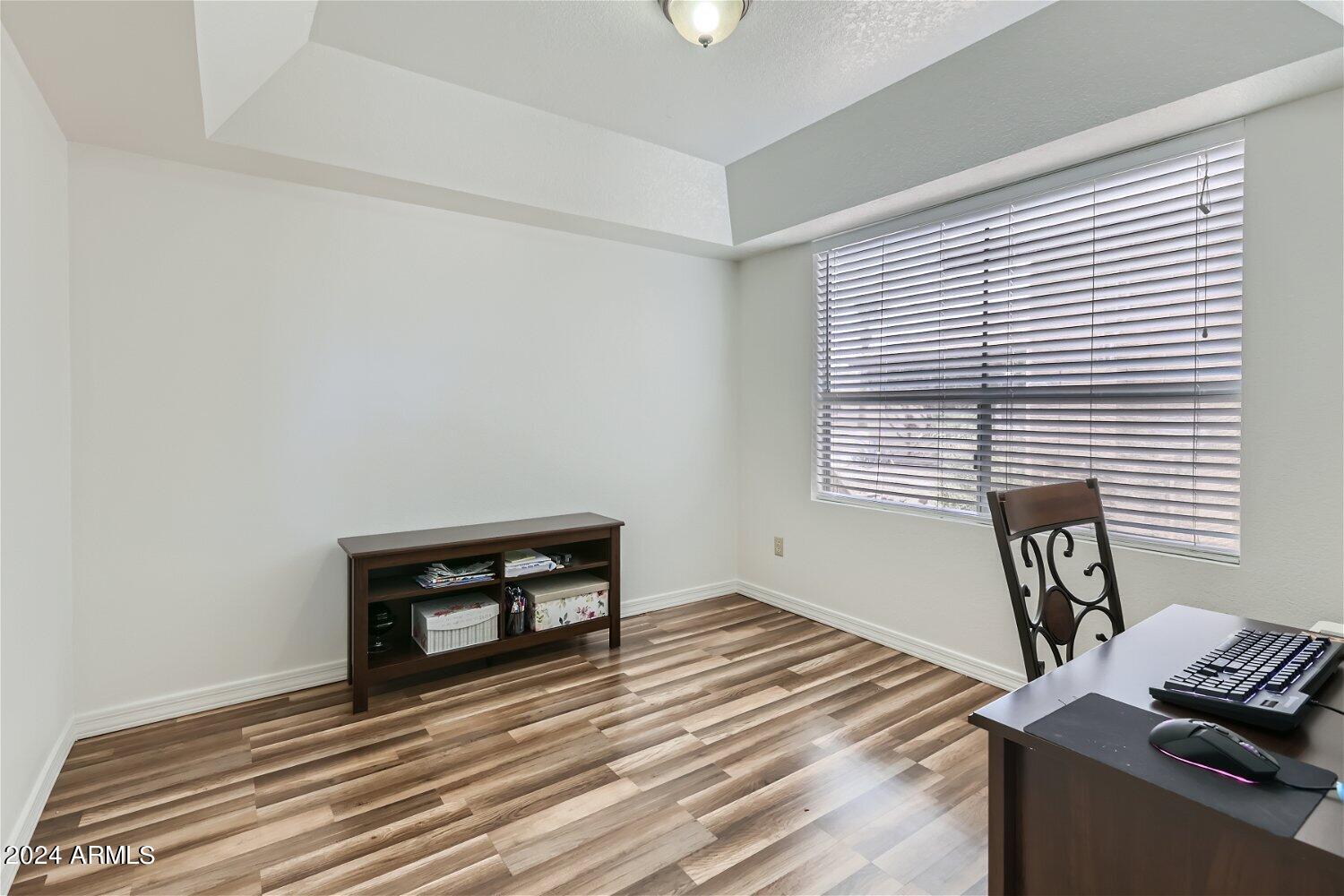 15608 N 38TH Place N