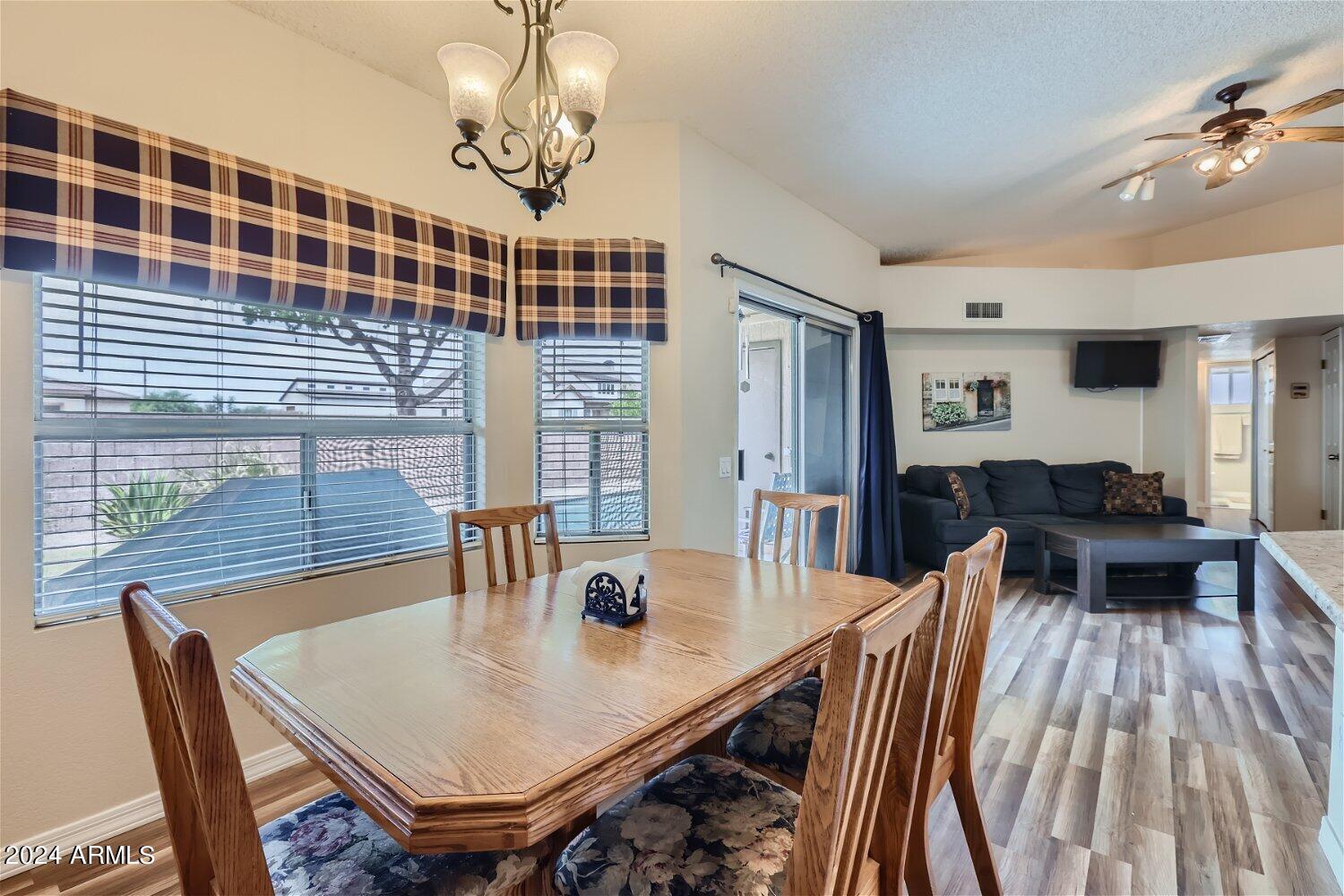 15608 N 38TH Place N