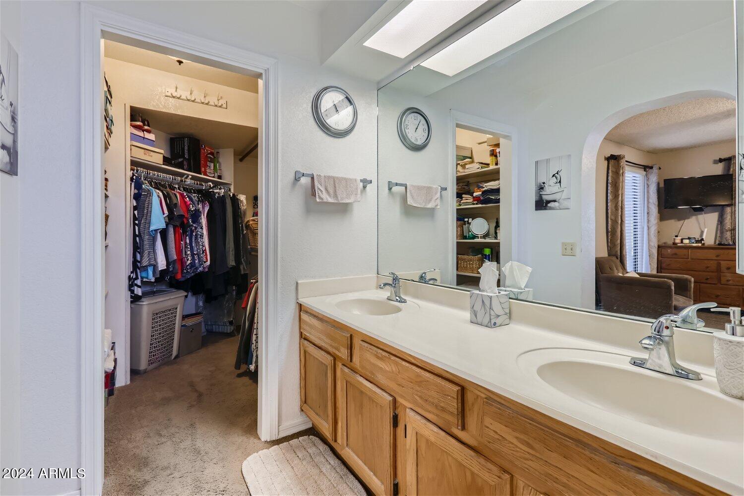 15608 N 38TH Place N