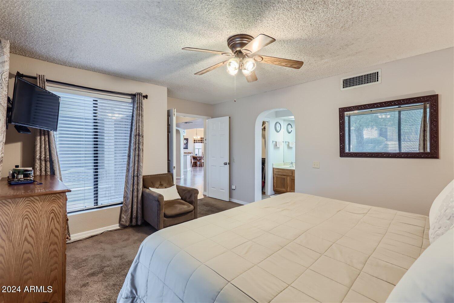 15608 N 38TH Place N