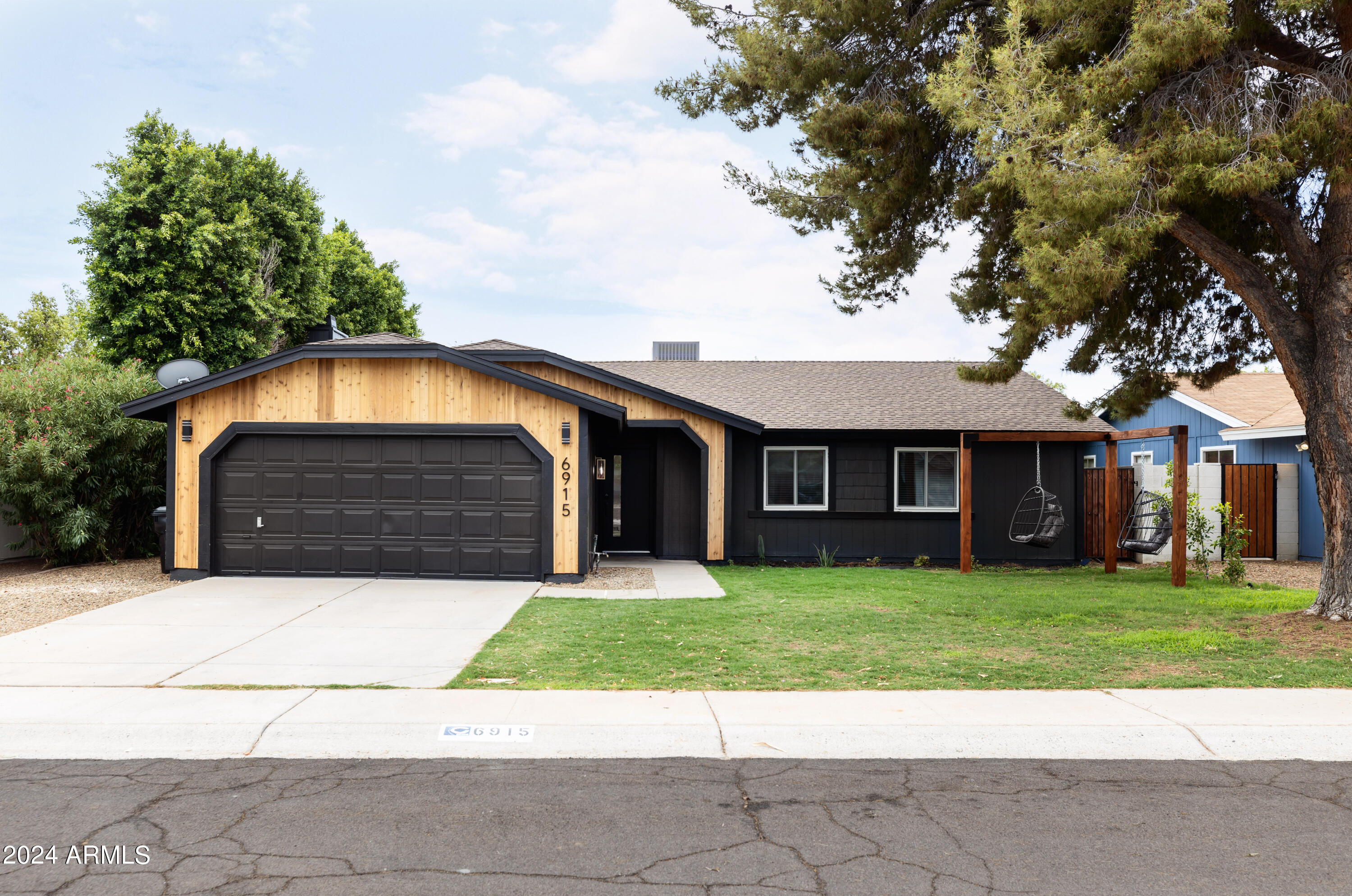 6915 E BEVERLY Lane