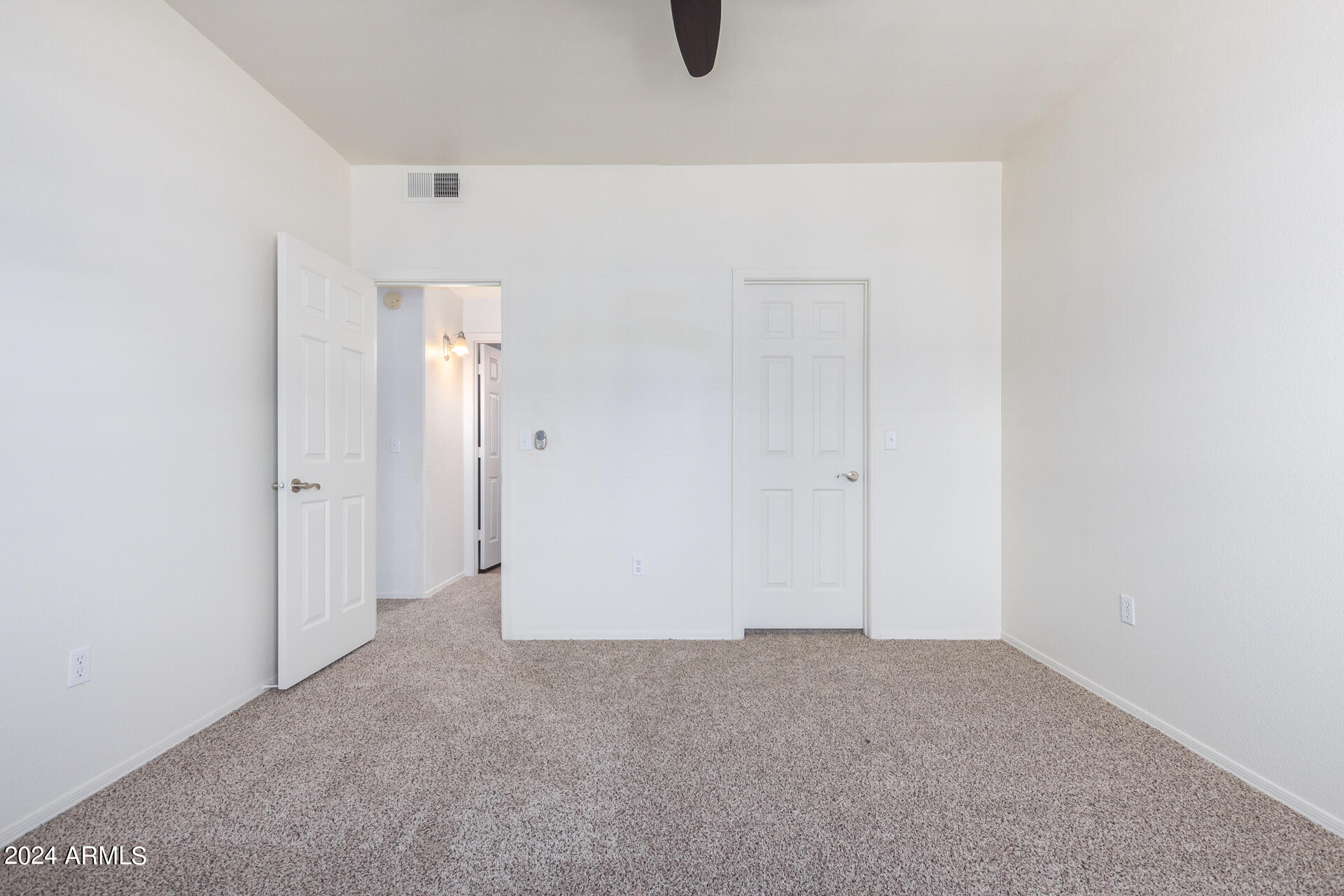 3830 E LAKEWOOD Parkway, 2123