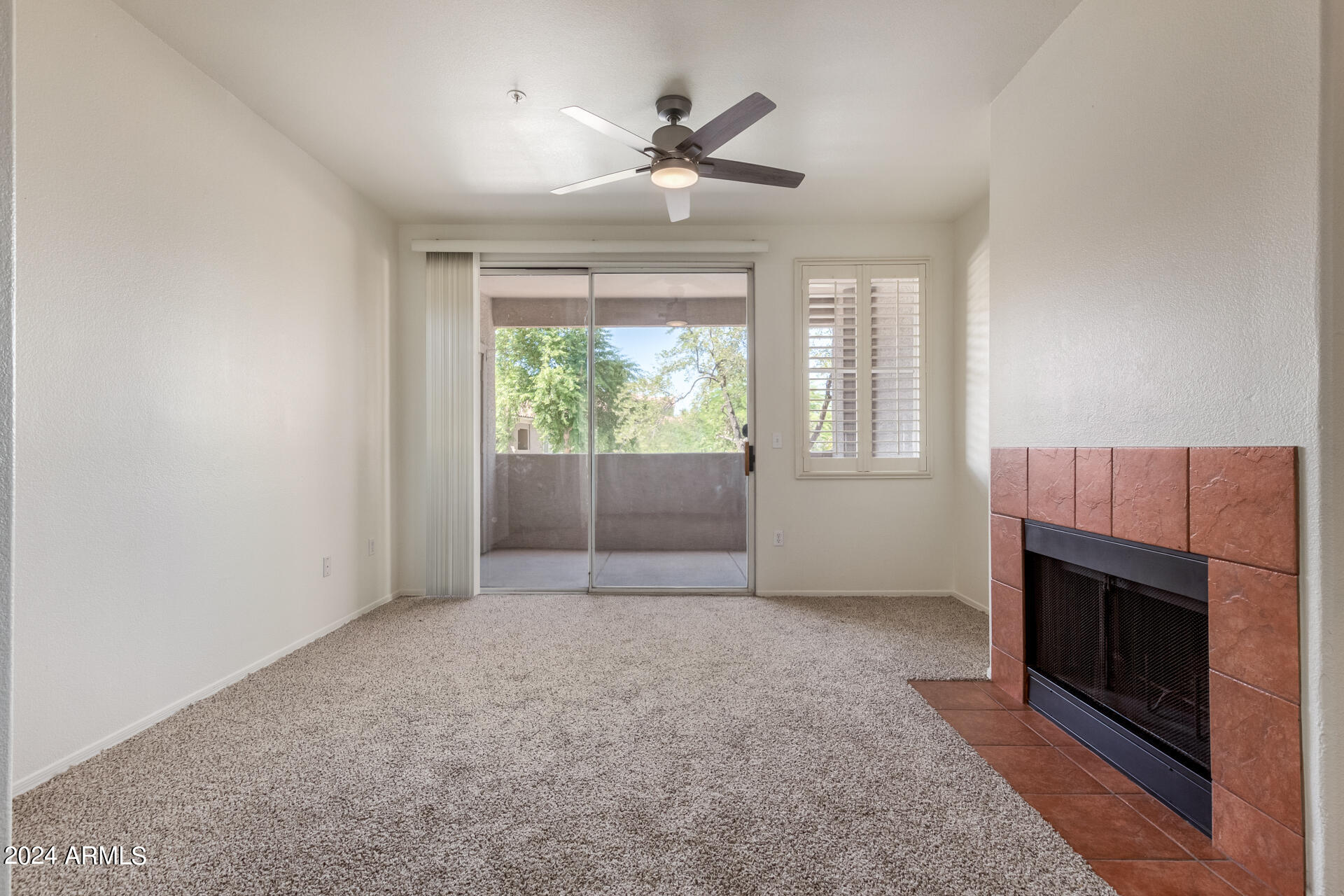 3830 E LAKEWOOD Parkway, 2123