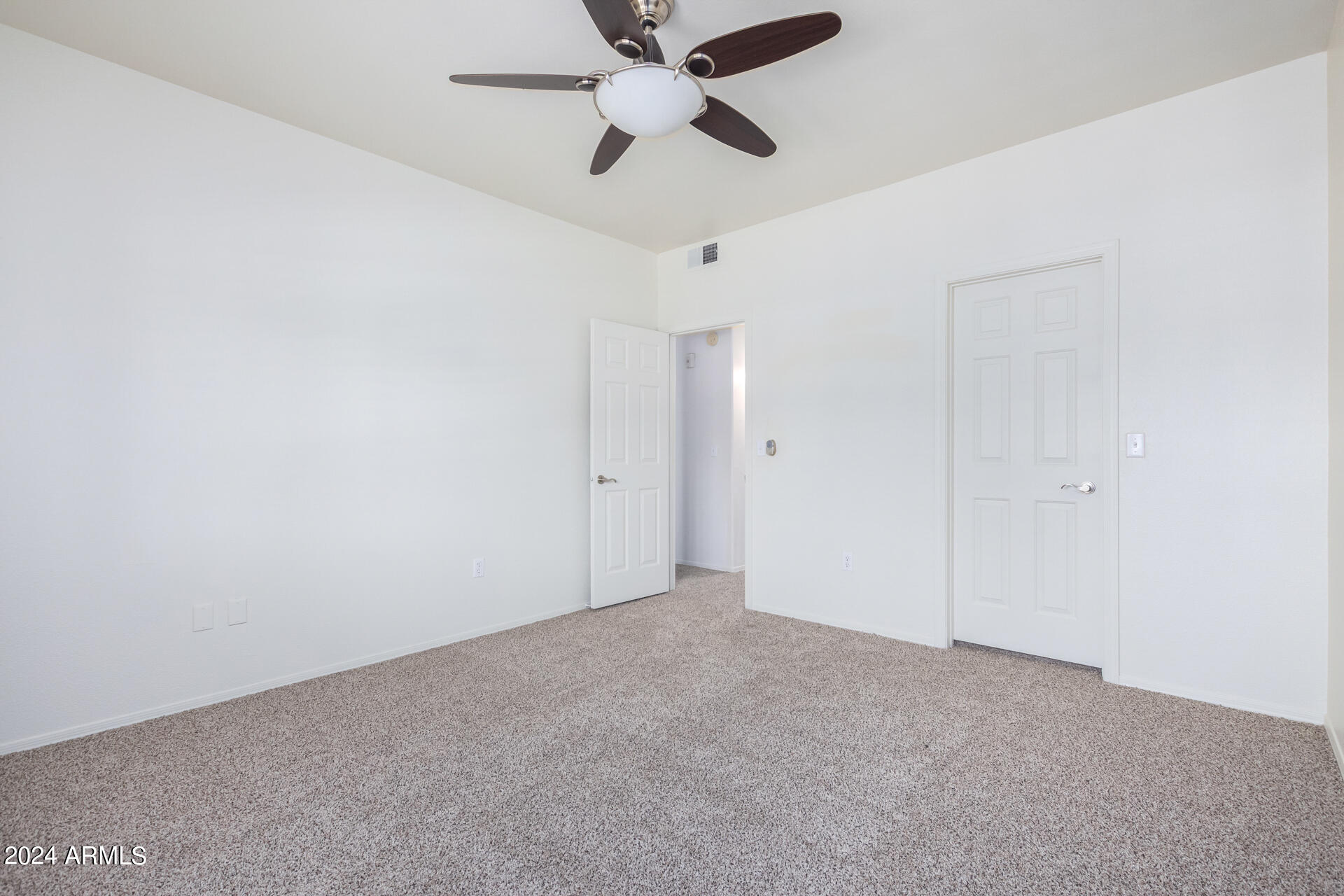 3830 E LAKEWOOD Parkway, 2123