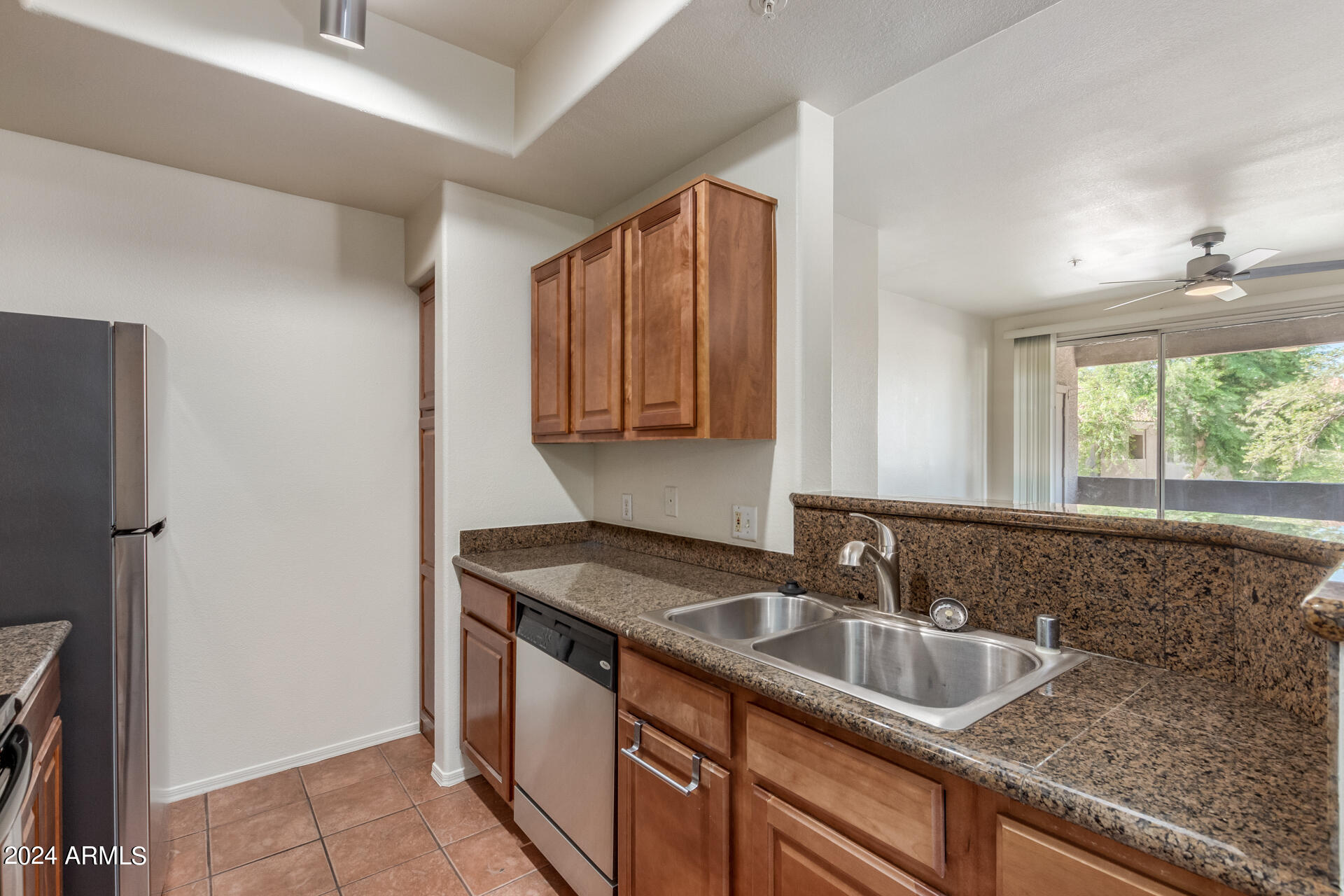 3830 E LAKEWOOD Parkway, 2123