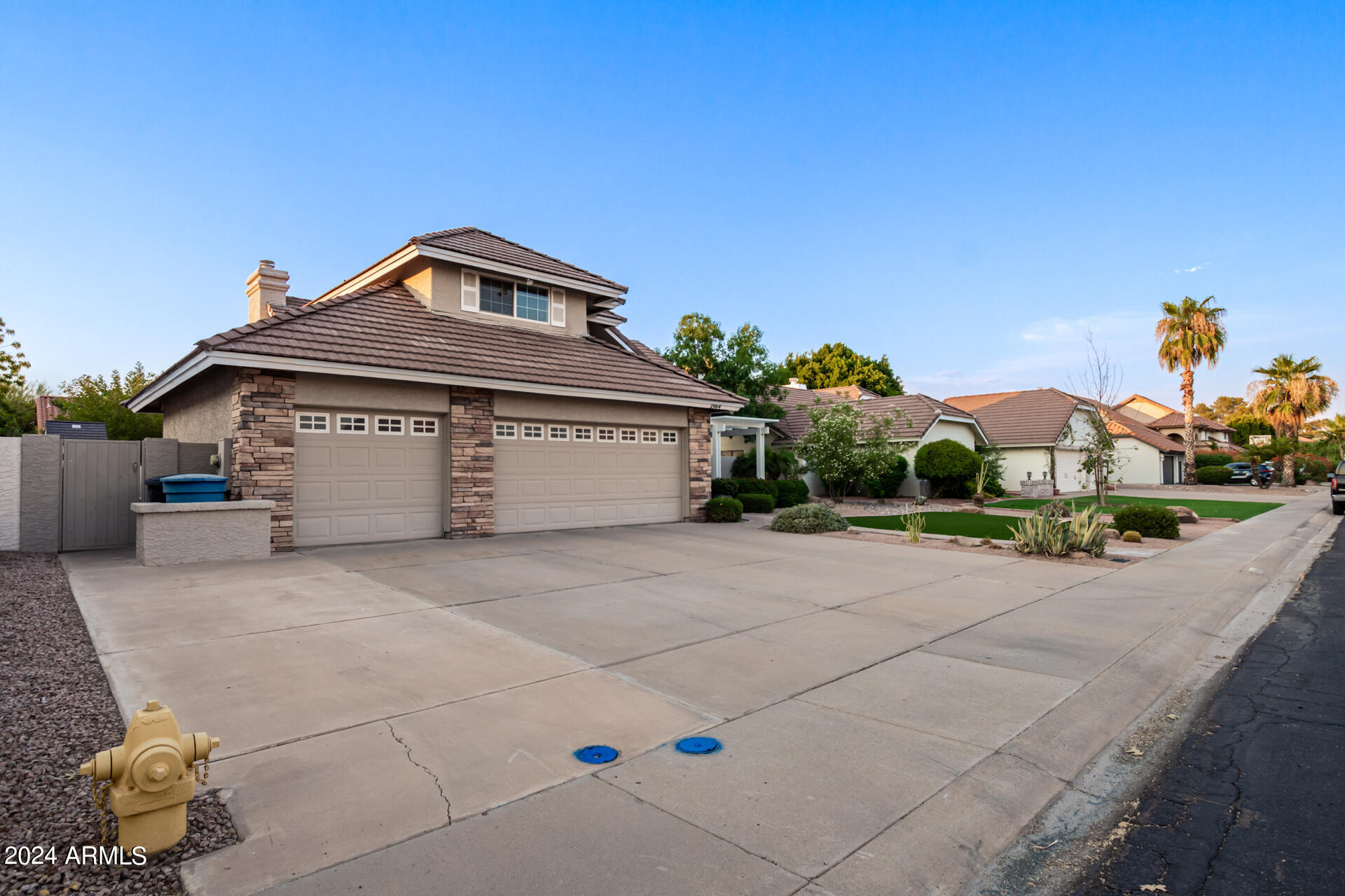 1964 E PALOMINO Drive