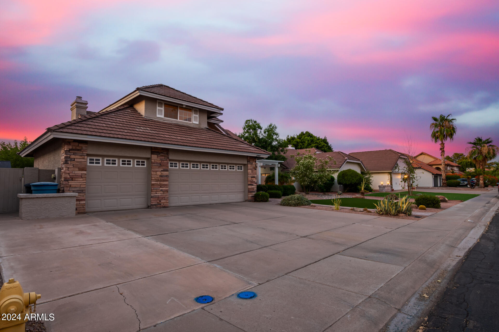 1964 E PALOMINO Drive