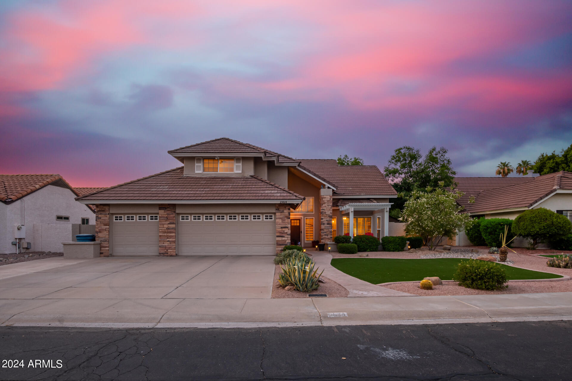 1964 E PALOMINO Drive