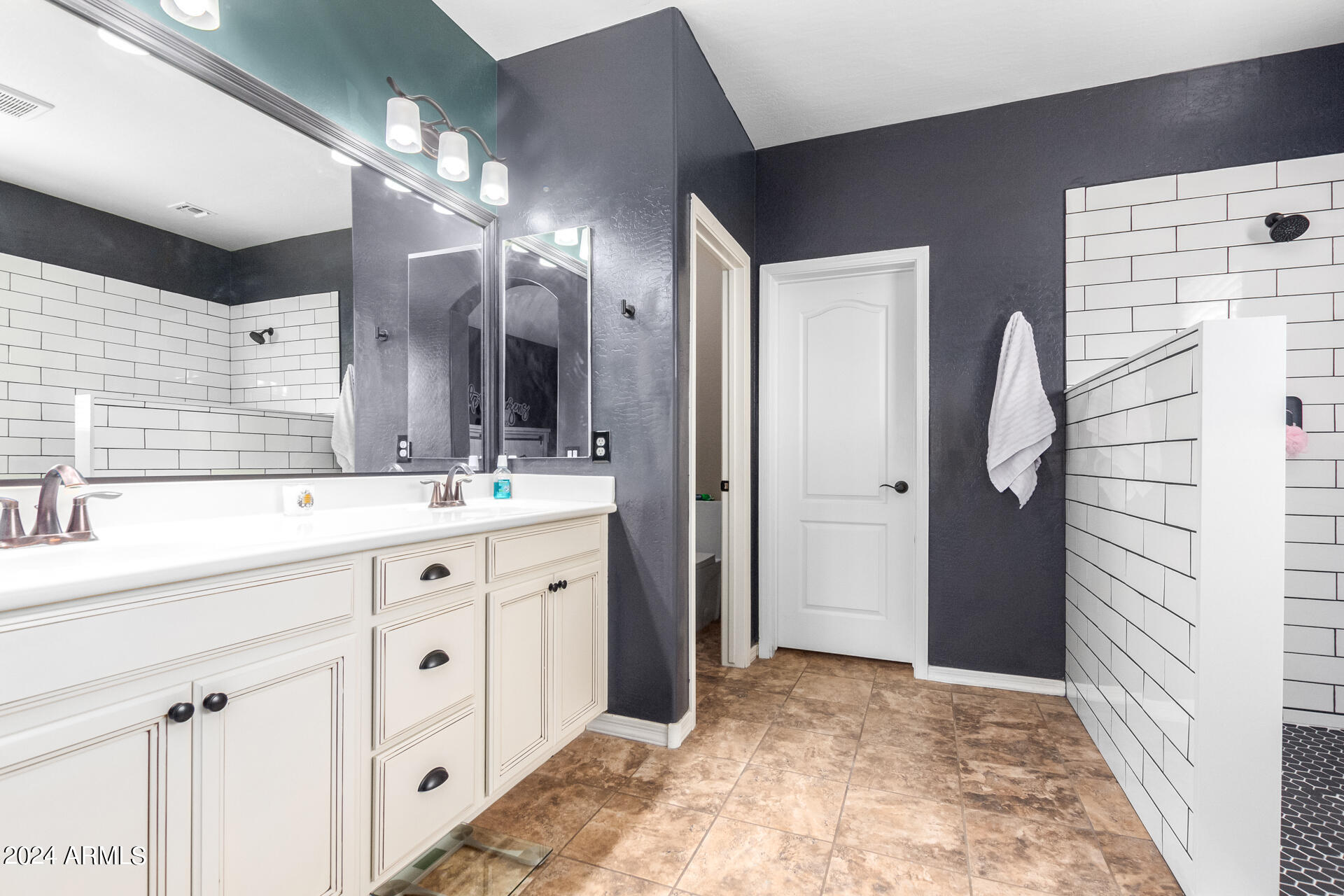 22218 E CHERRYWOOD Drive