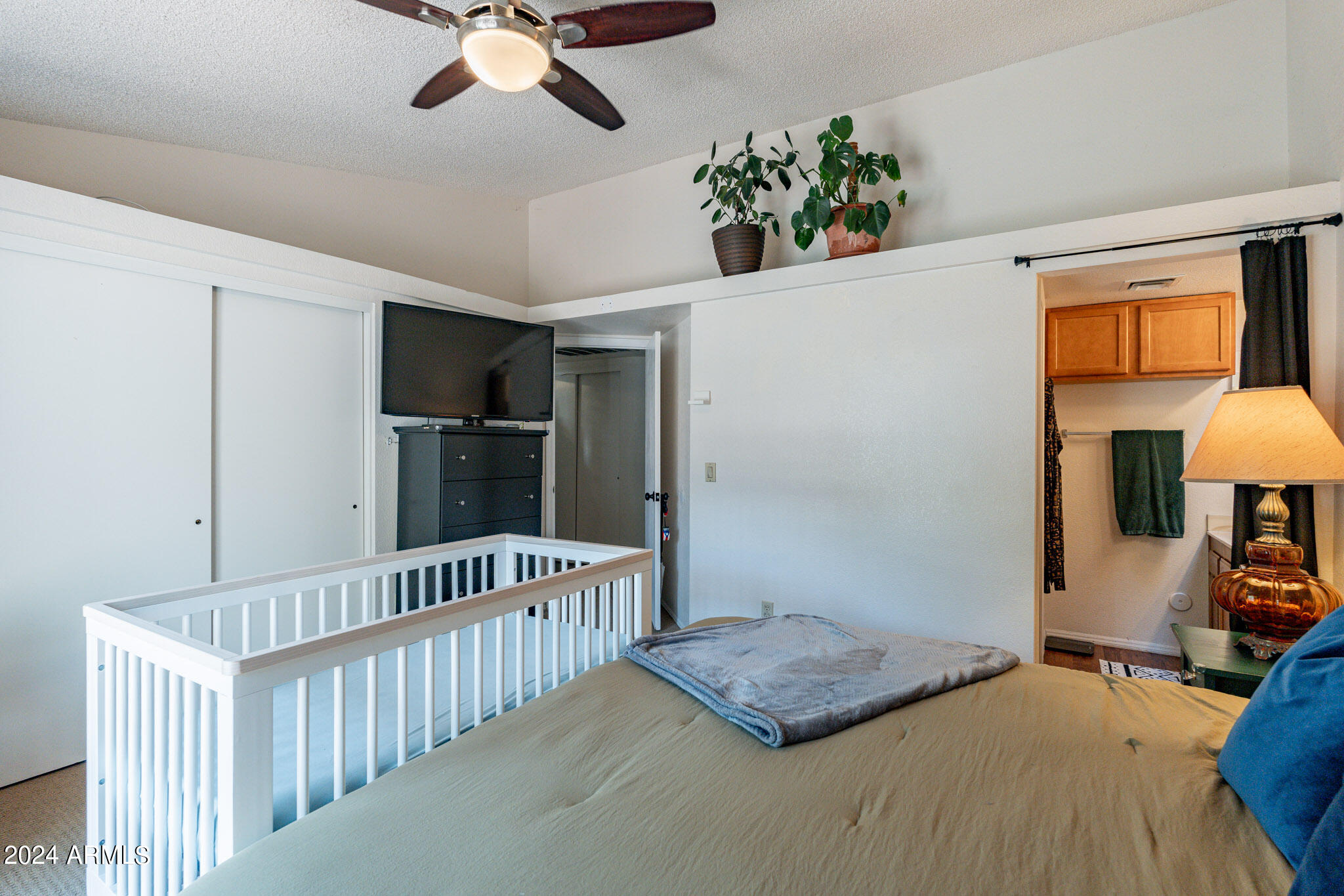 1153 E DEL RIO Street