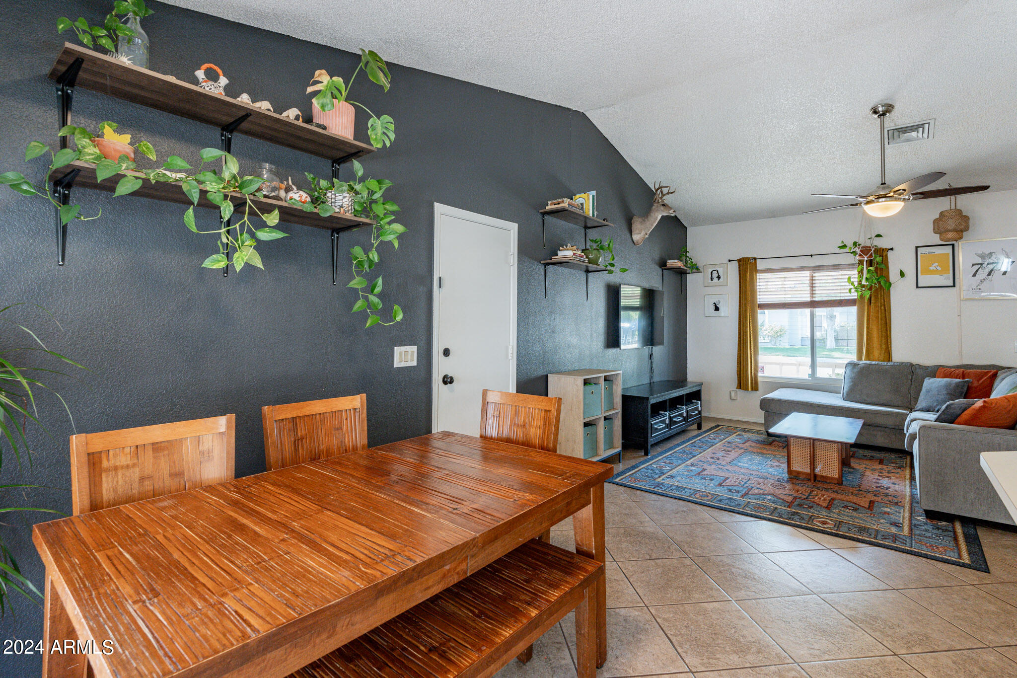 1153 E DEL RIO Street