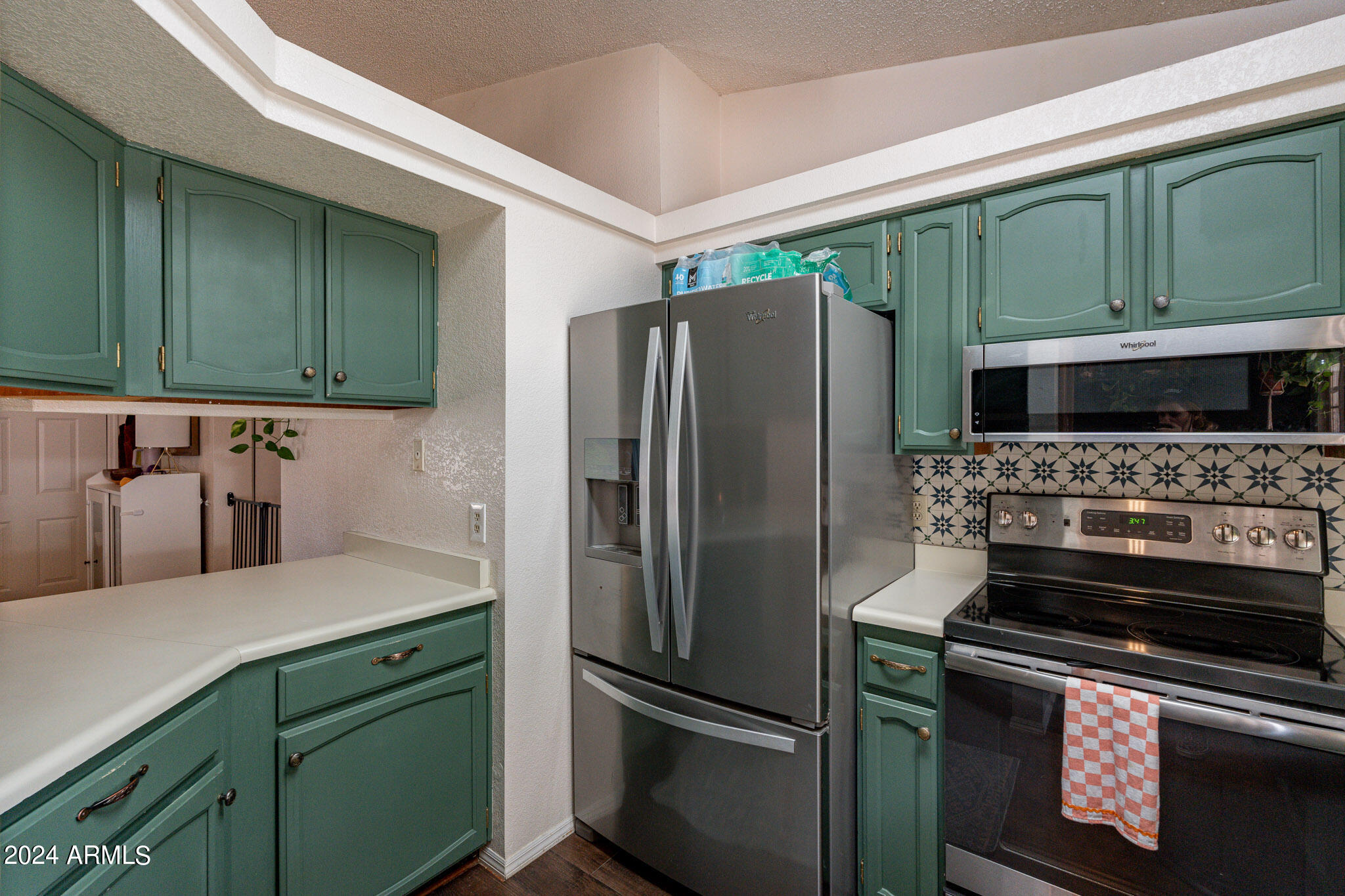 1153 E DEL RIO Street