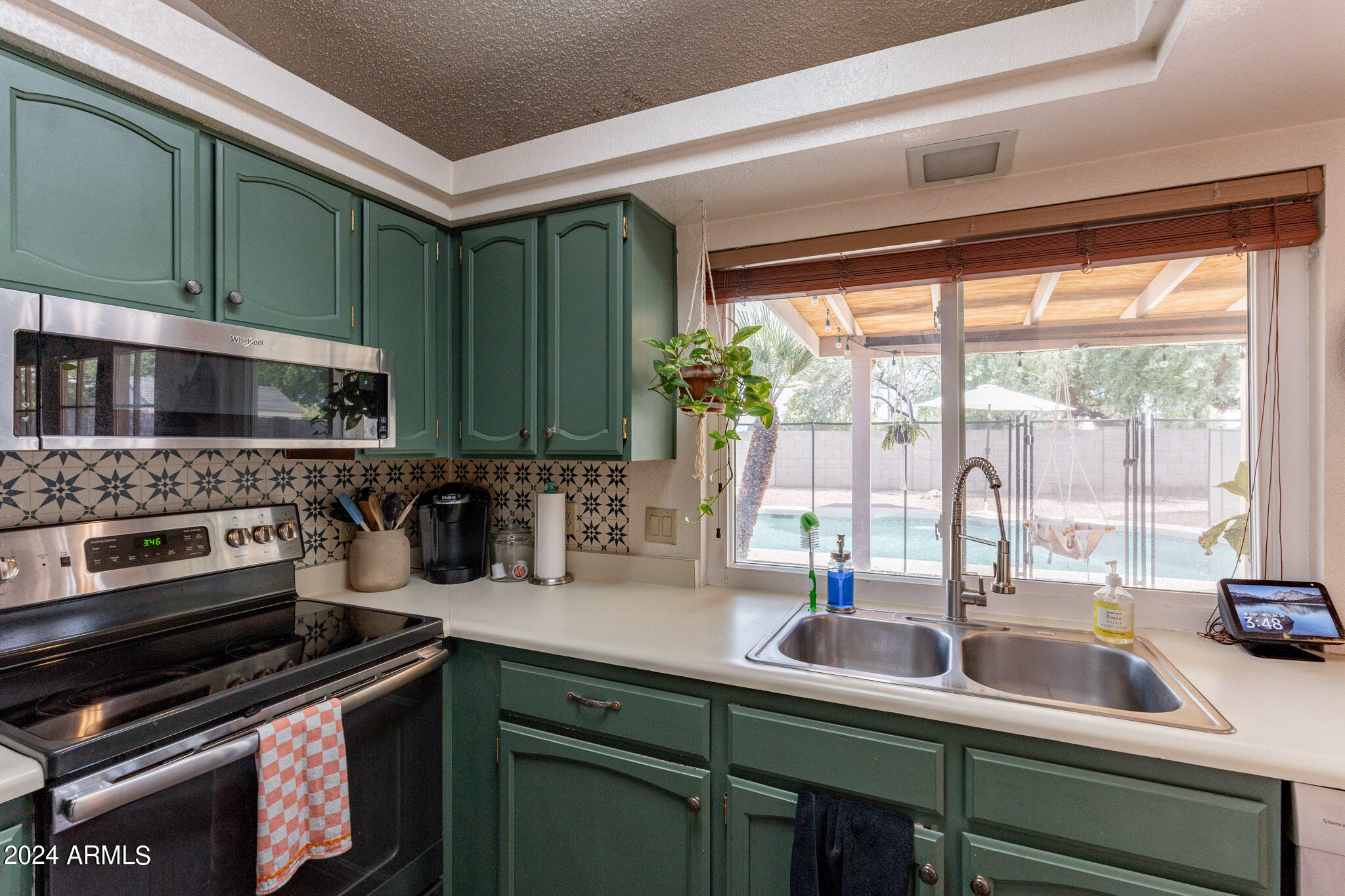 1153 E DEL RIO Street