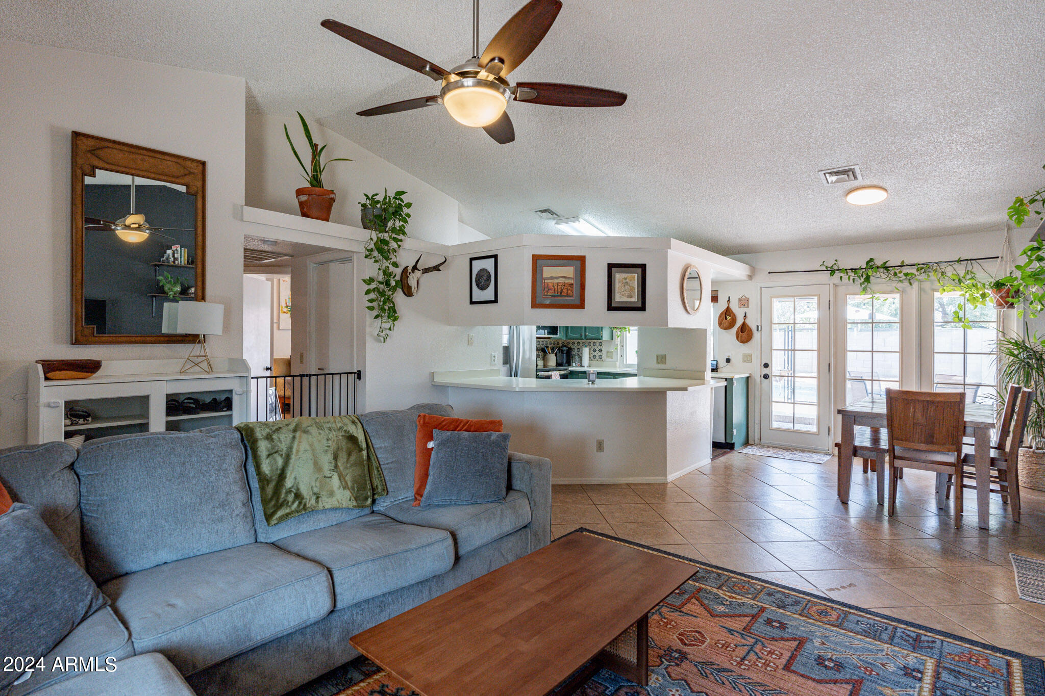 1153 E DEL RIO Street