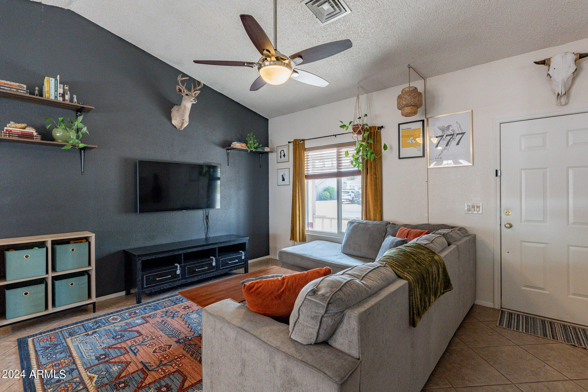 1153 E DEL RIO Street