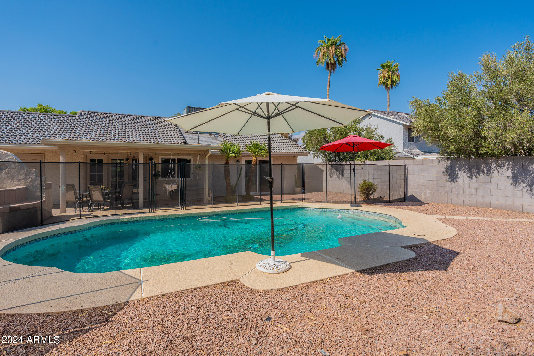 1153 E DEL RIO Street