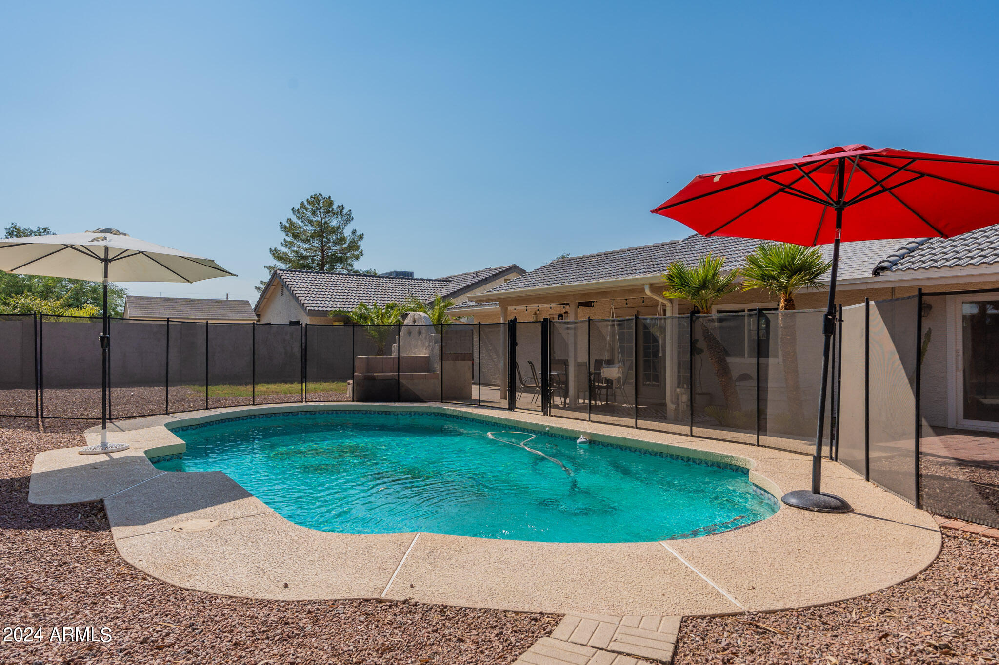 1153 E DEL RIO Street