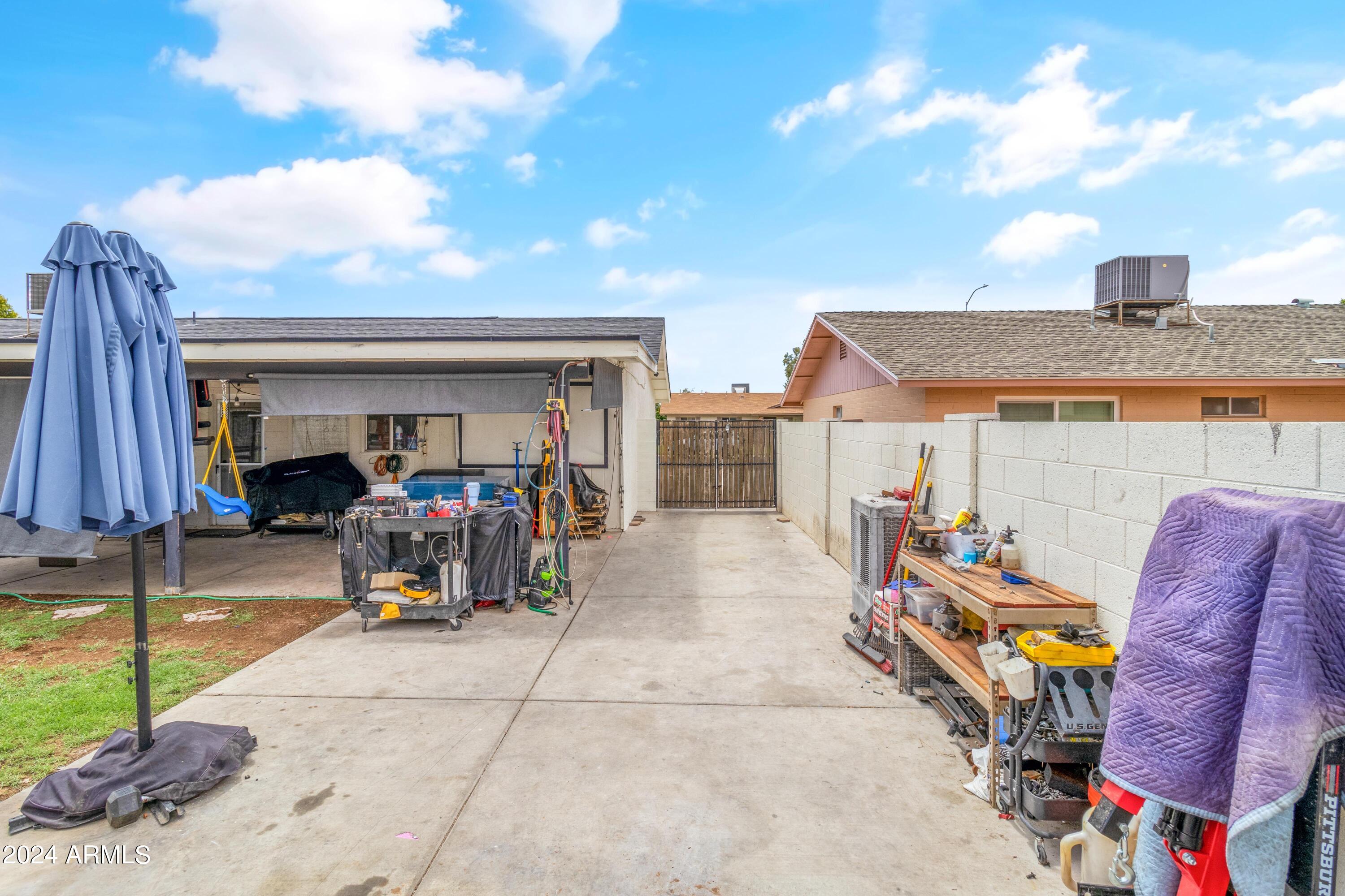 3510 E CAPRI Avenue